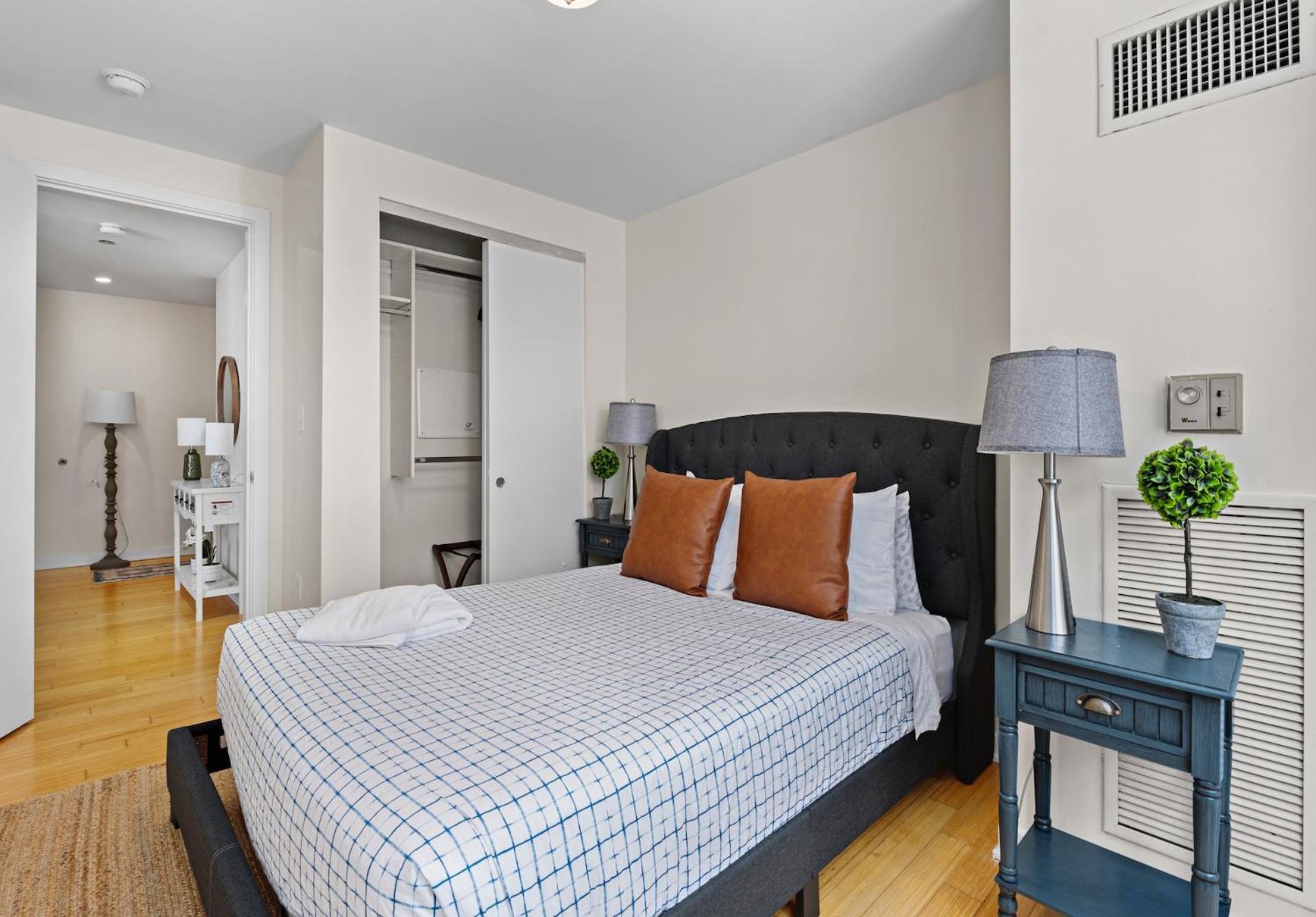 Apartment Furnished In Downtown *