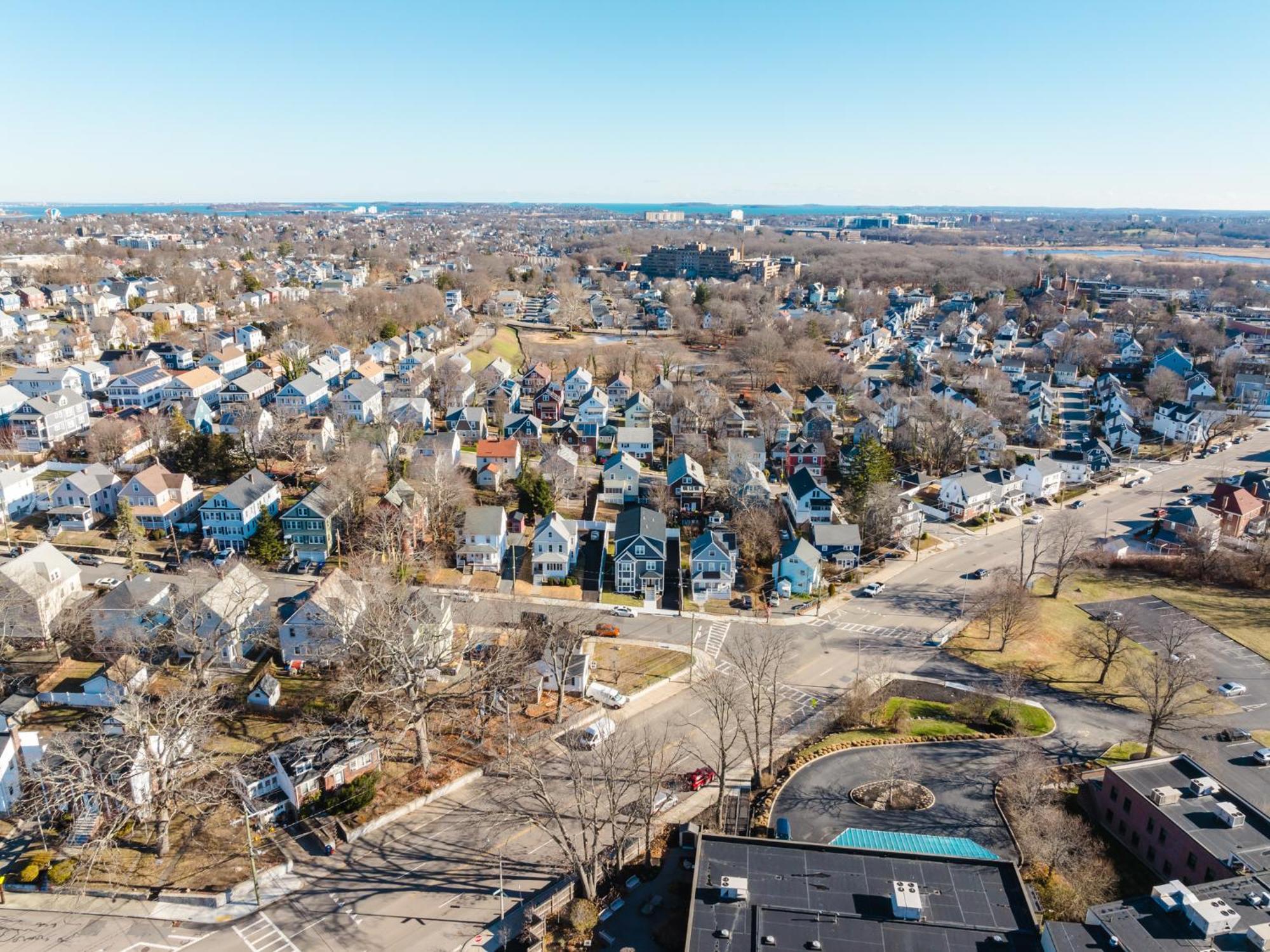 60-1 4br - Cozy New Near Franklin Park