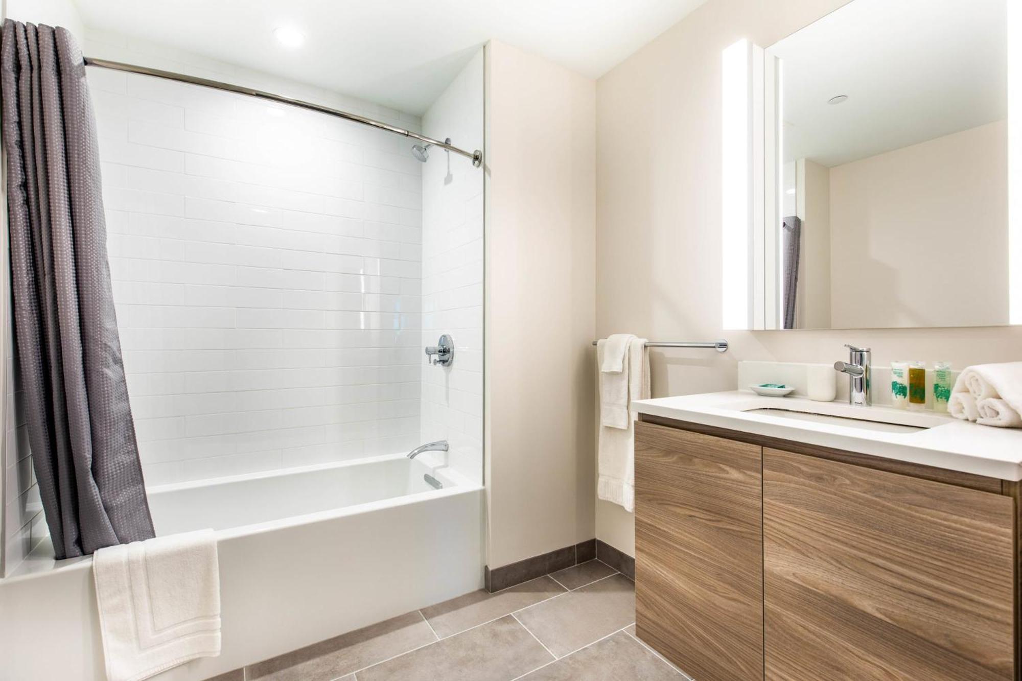 Luxury With Gym Apartment Boston