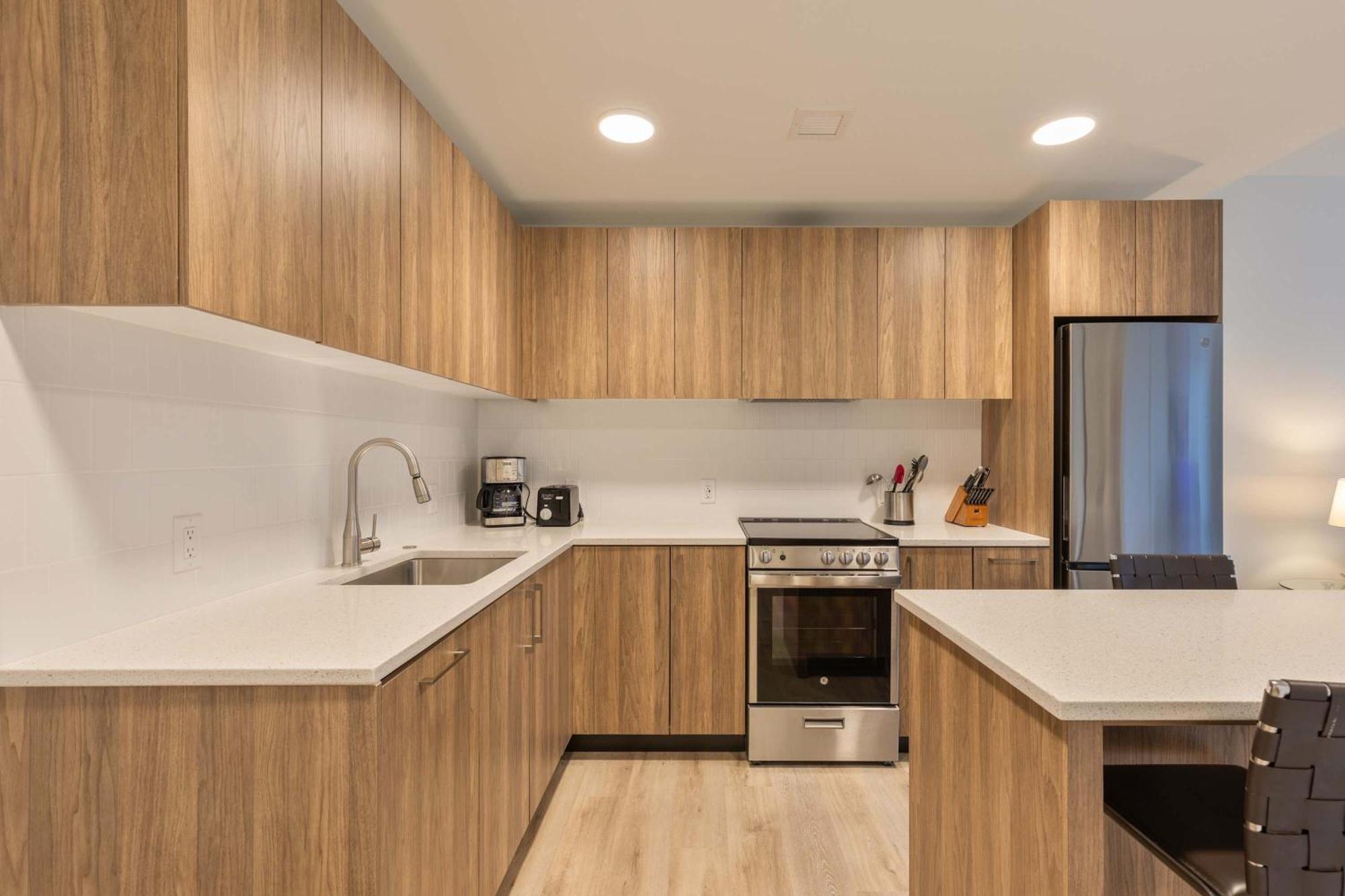 Luxury With Kitchen & Gym Apartment Boston