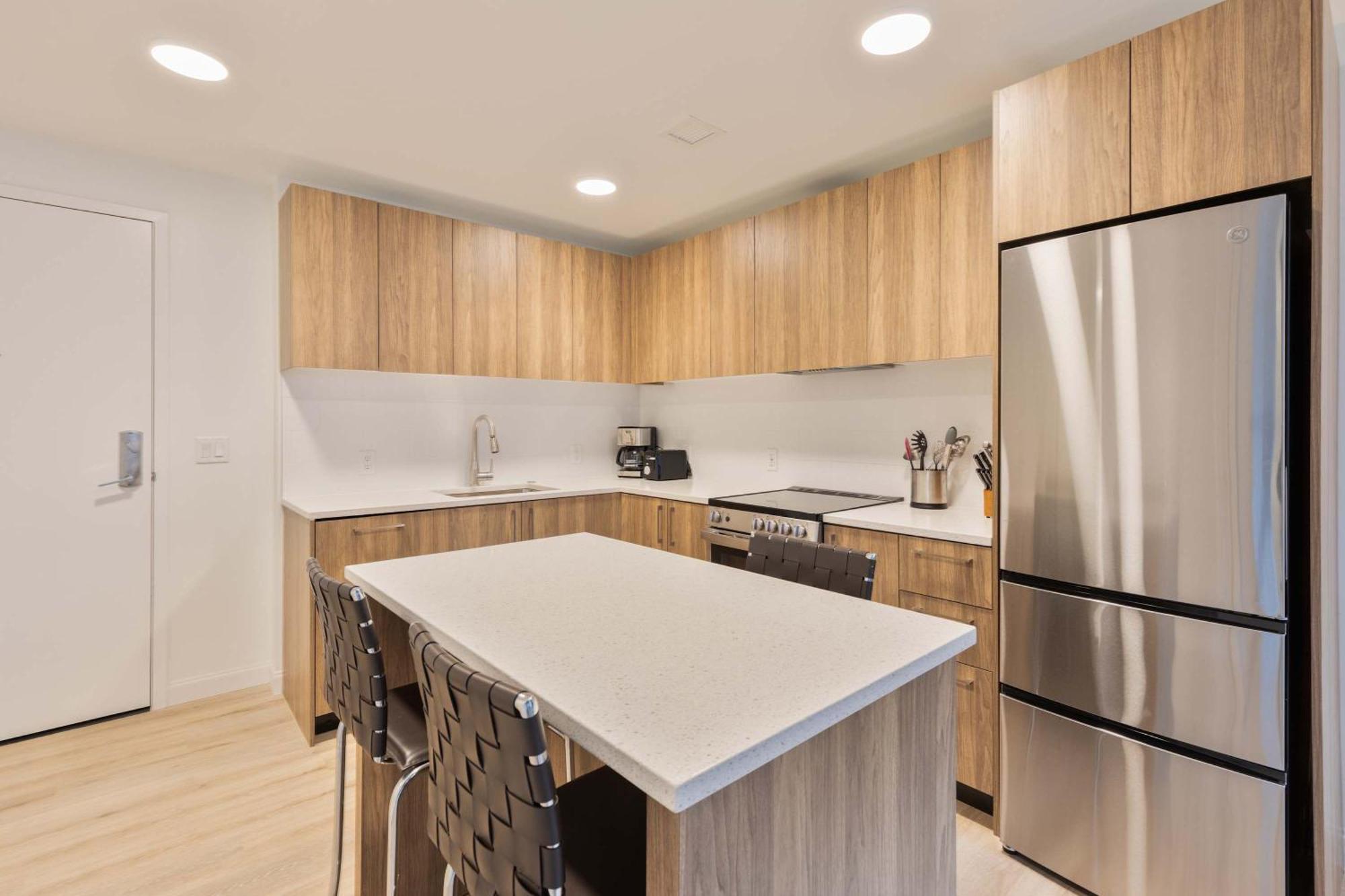 Luxury With Kitchen & Gym Apartment