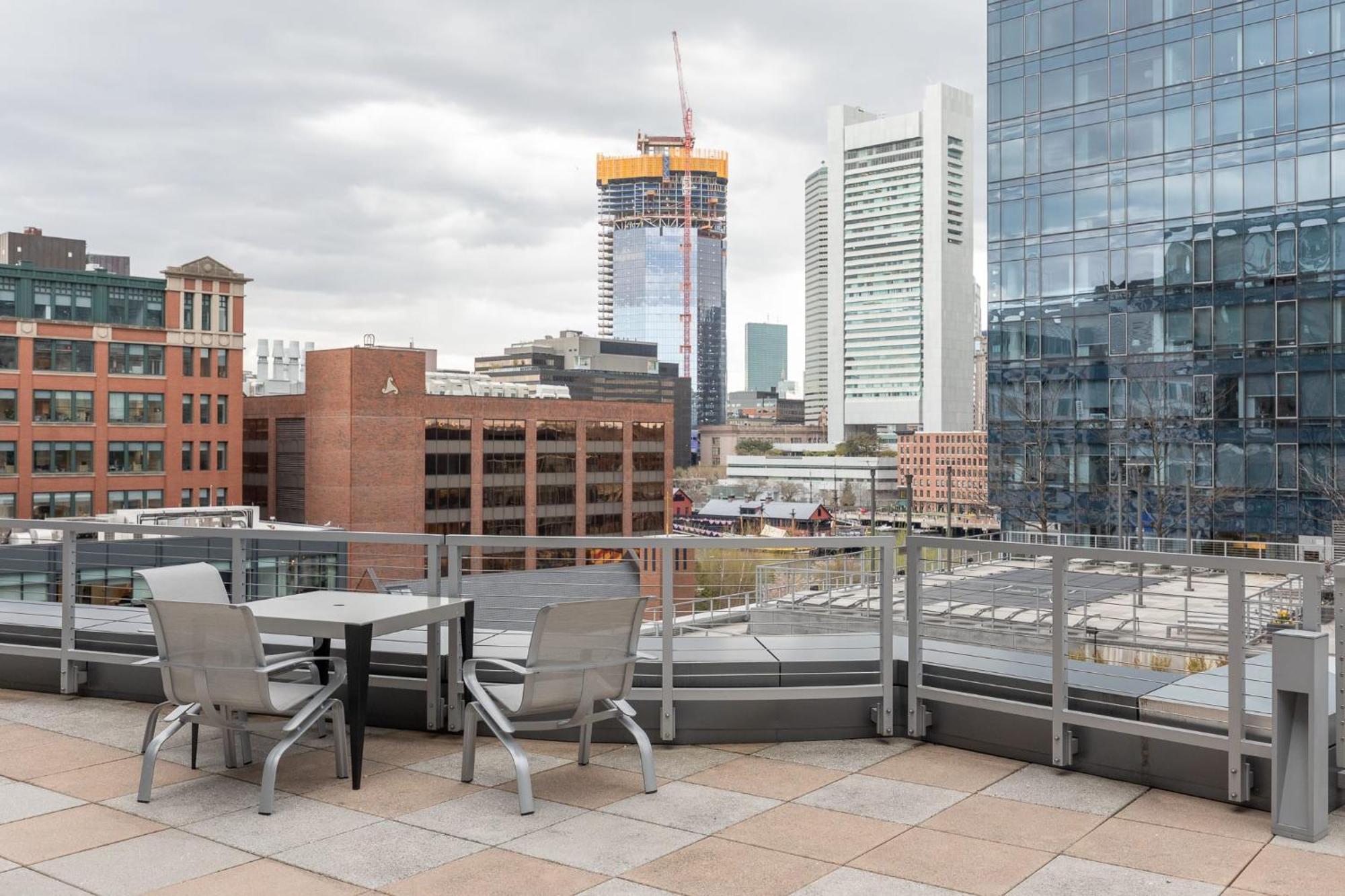 Apartment Bright Downtown With Gym - Via-519 *