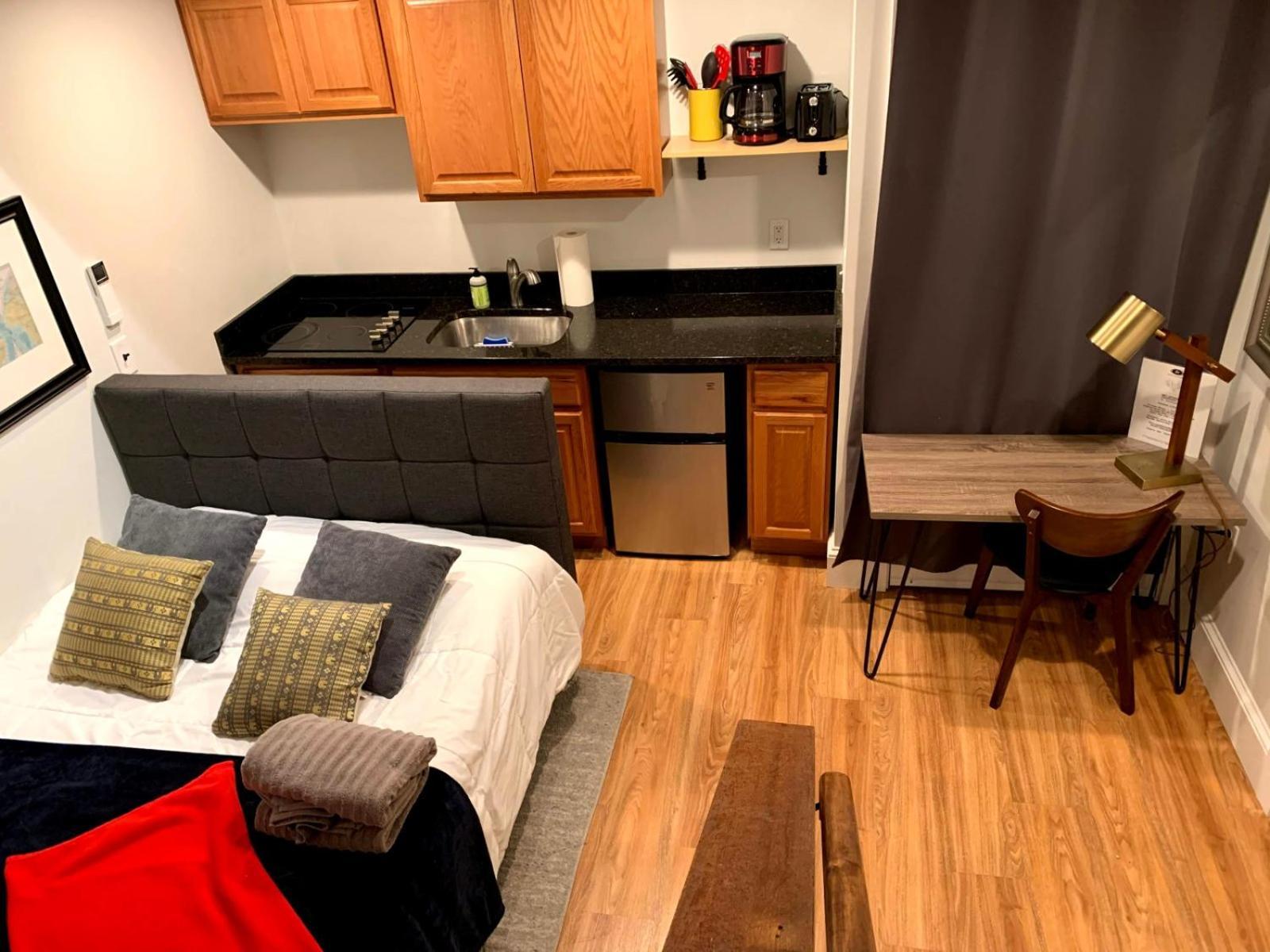 Amazing Location Parking *