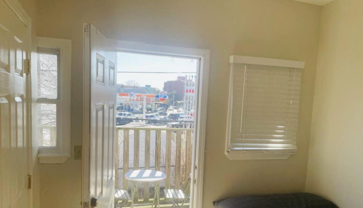 Lovely Close To The Redline And Downtown *