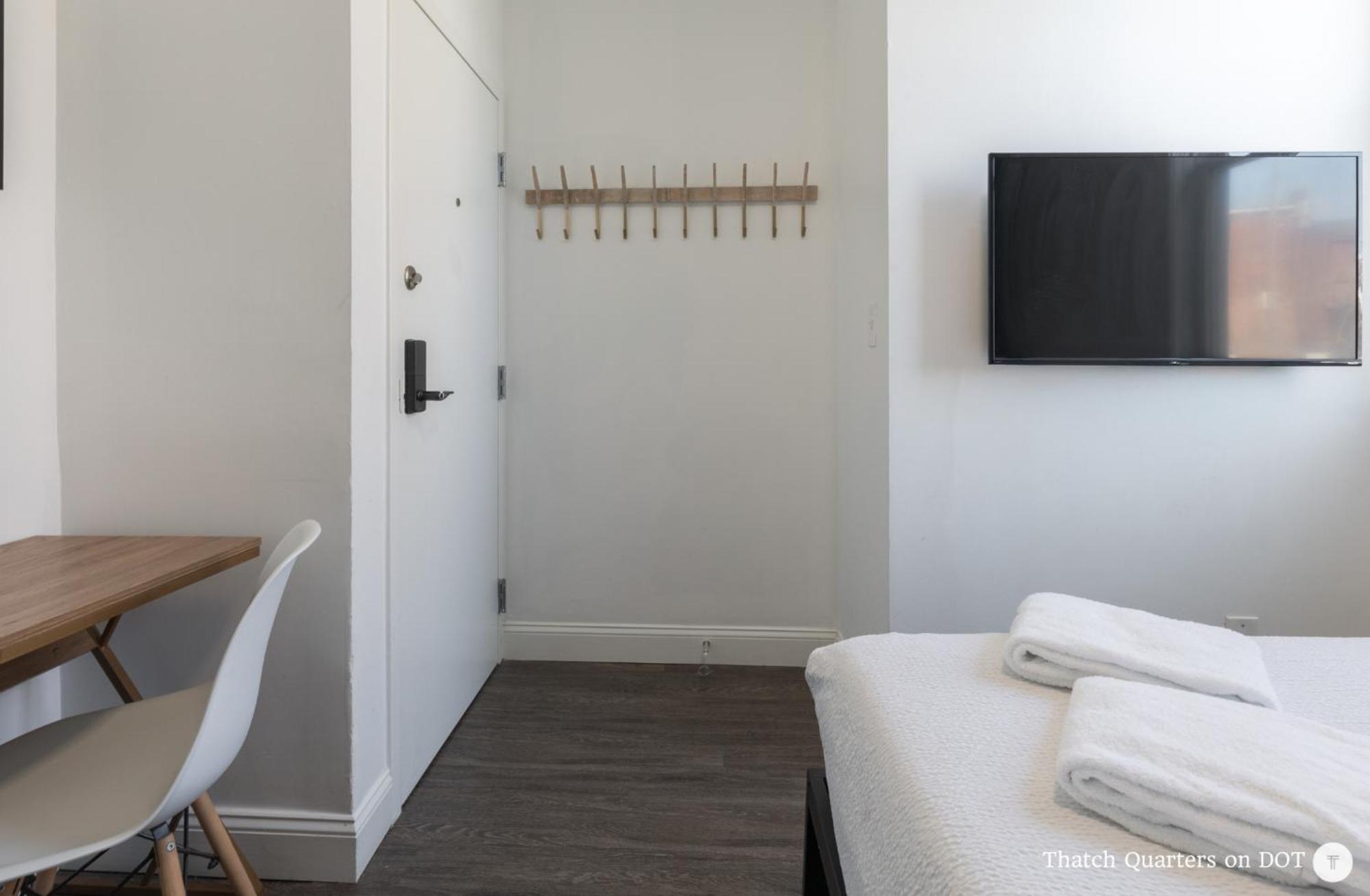 Quarters On Dot By Thatch Appartement