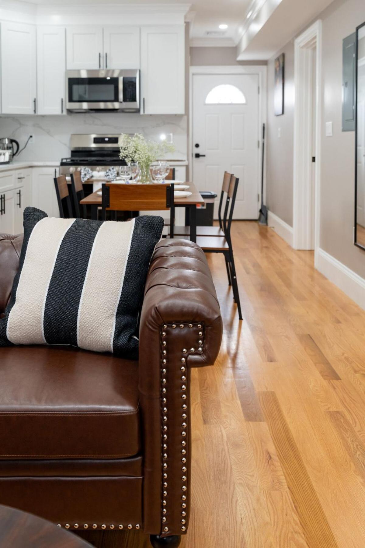 558-3 3br - Renovated Nest Near Aquarium Apartment Boston