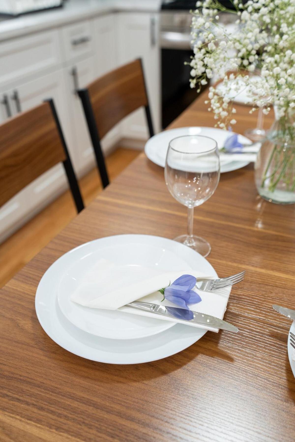 Apartment 558-3 3br - Modern Nest Near Franklin Park *