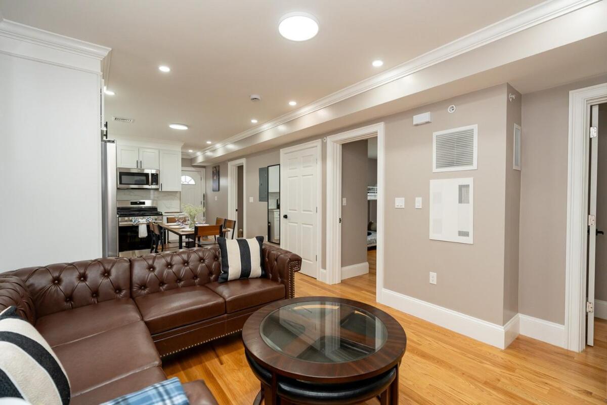 558-3 3br - Renovated Nest Near Aquarium Apartment Boston