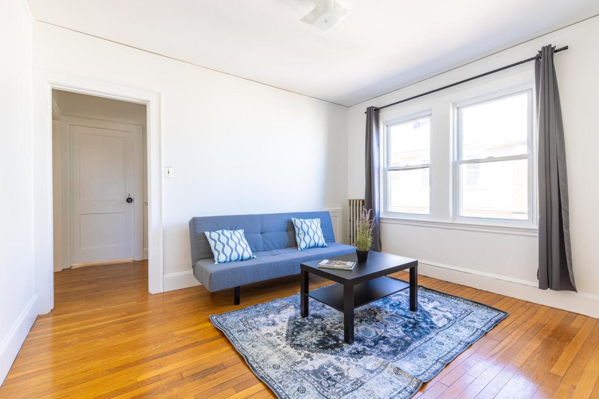 Sunny Private Bedroom #b * Boston