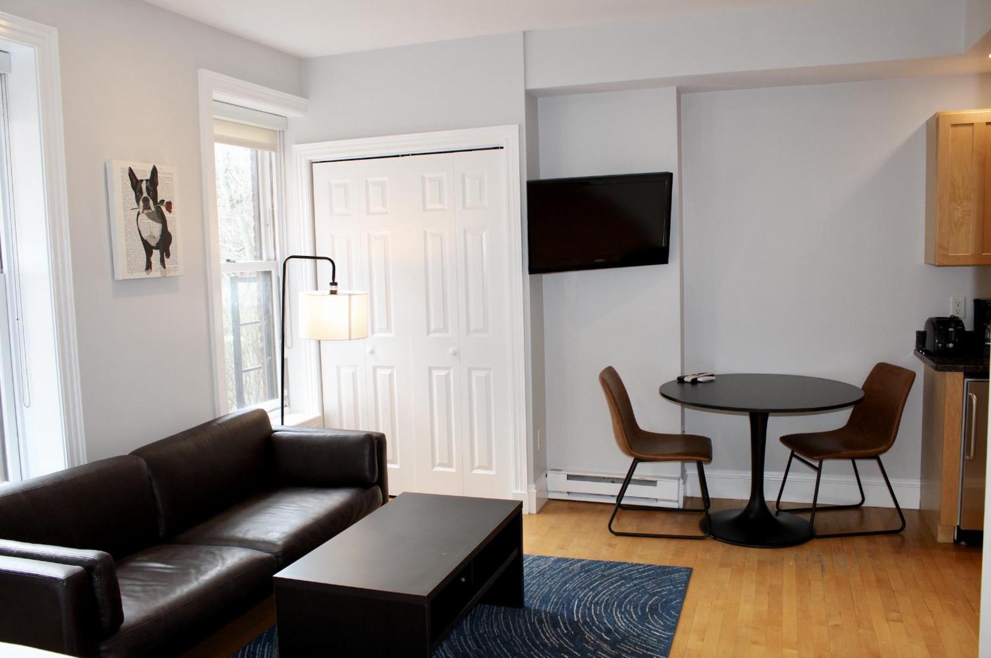 Stylish Downtown In The Southend, C.ave# 2 Apartment *