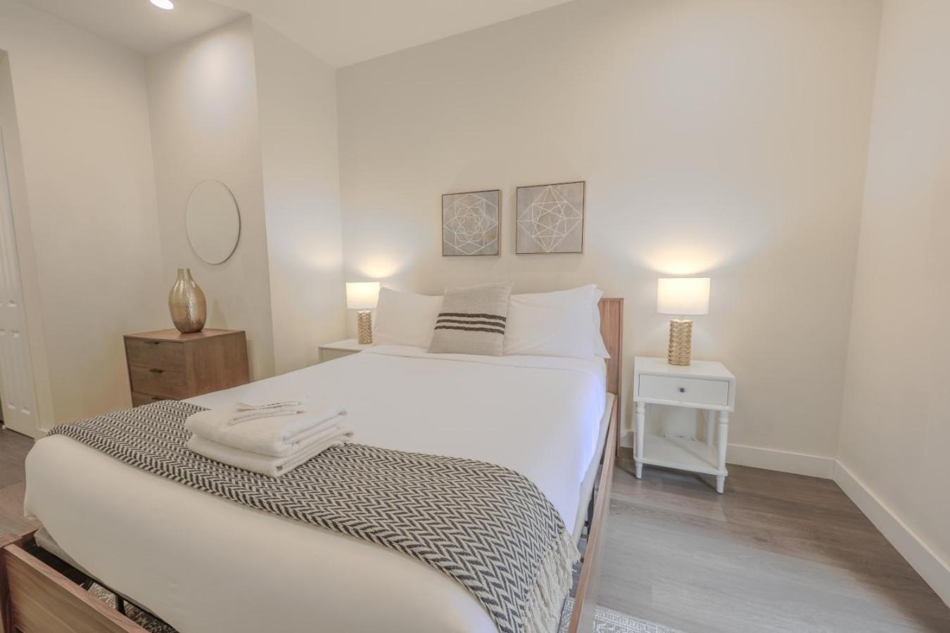 Luxury At 2br 2ba 200mbps Internet *