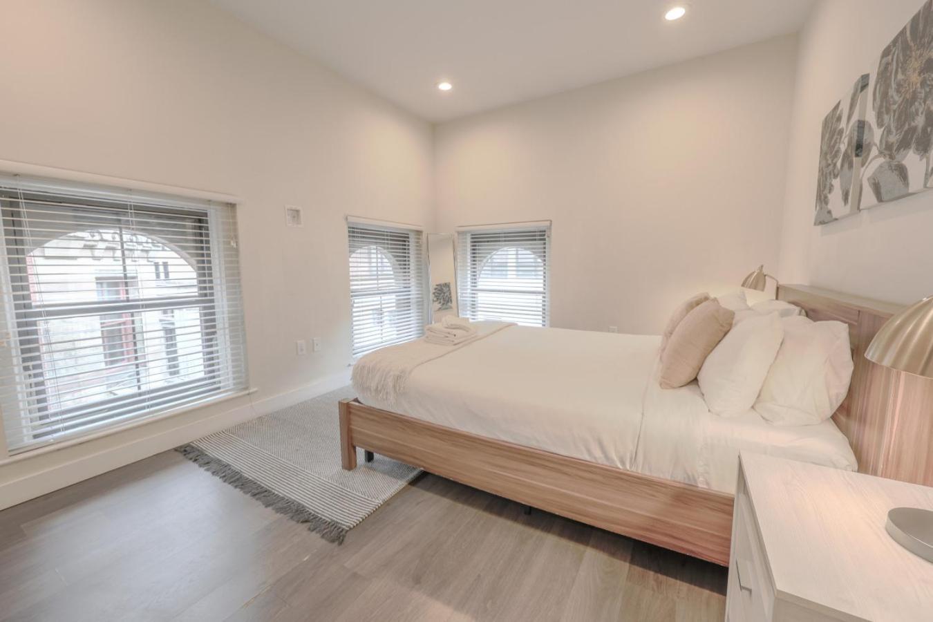 Luxury At 2br 2ba 200mbps Internet