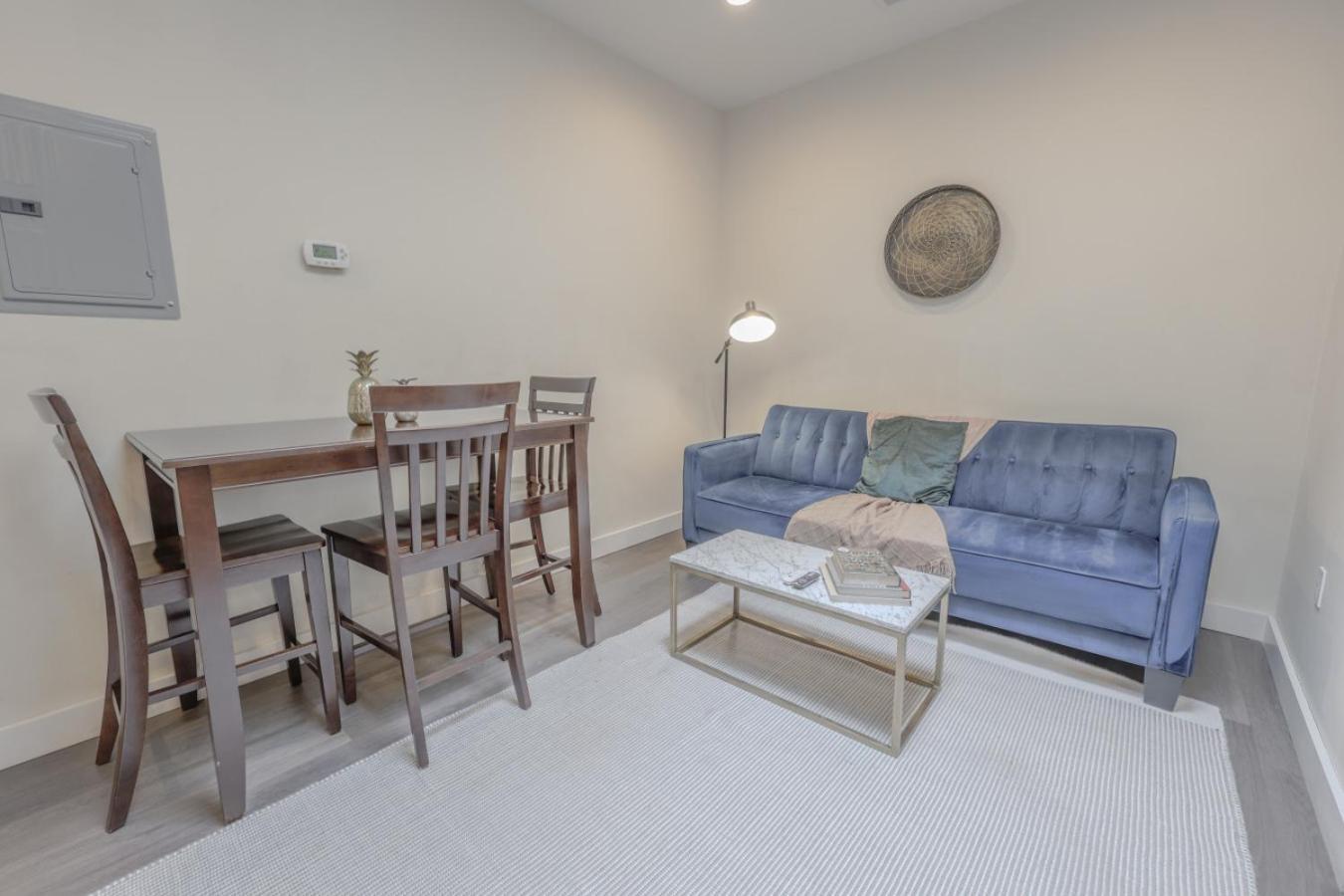 Luxury At 2br 2ba 200mbps Internet Apartment *