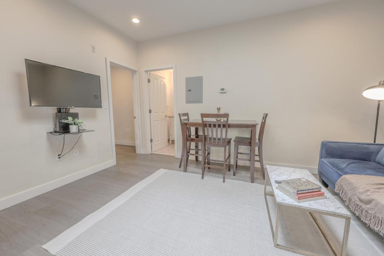 Luxury At 2br 2ba 200mbps Internet