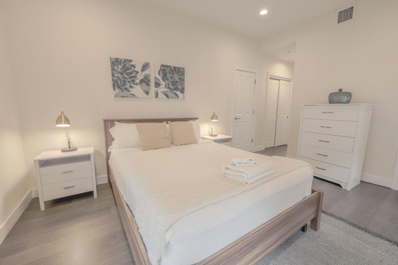 Luxury At 2br 2ba 200mbps Internet * Boston