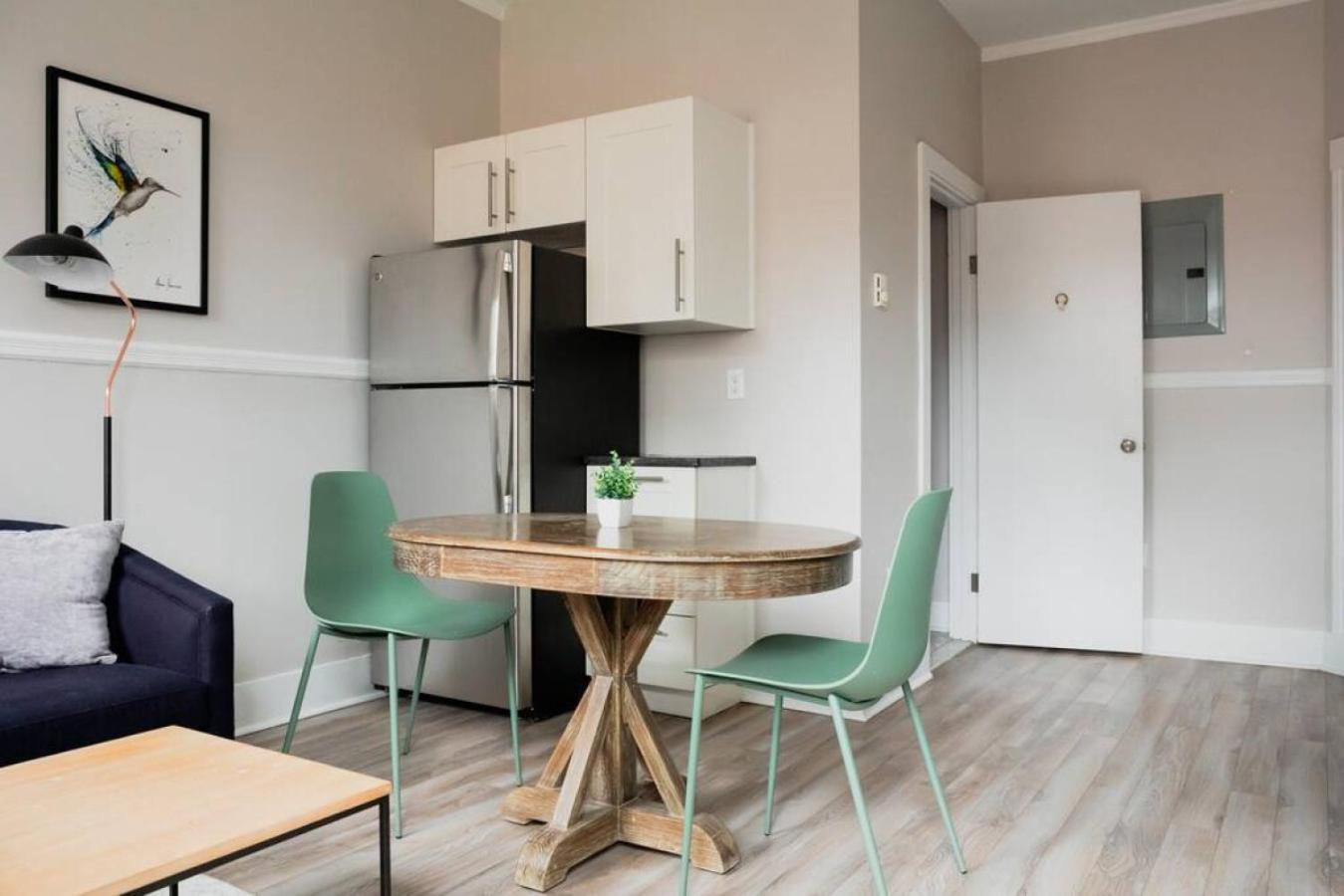 Centrally Located 1bed Newbury Street Apartment Boston