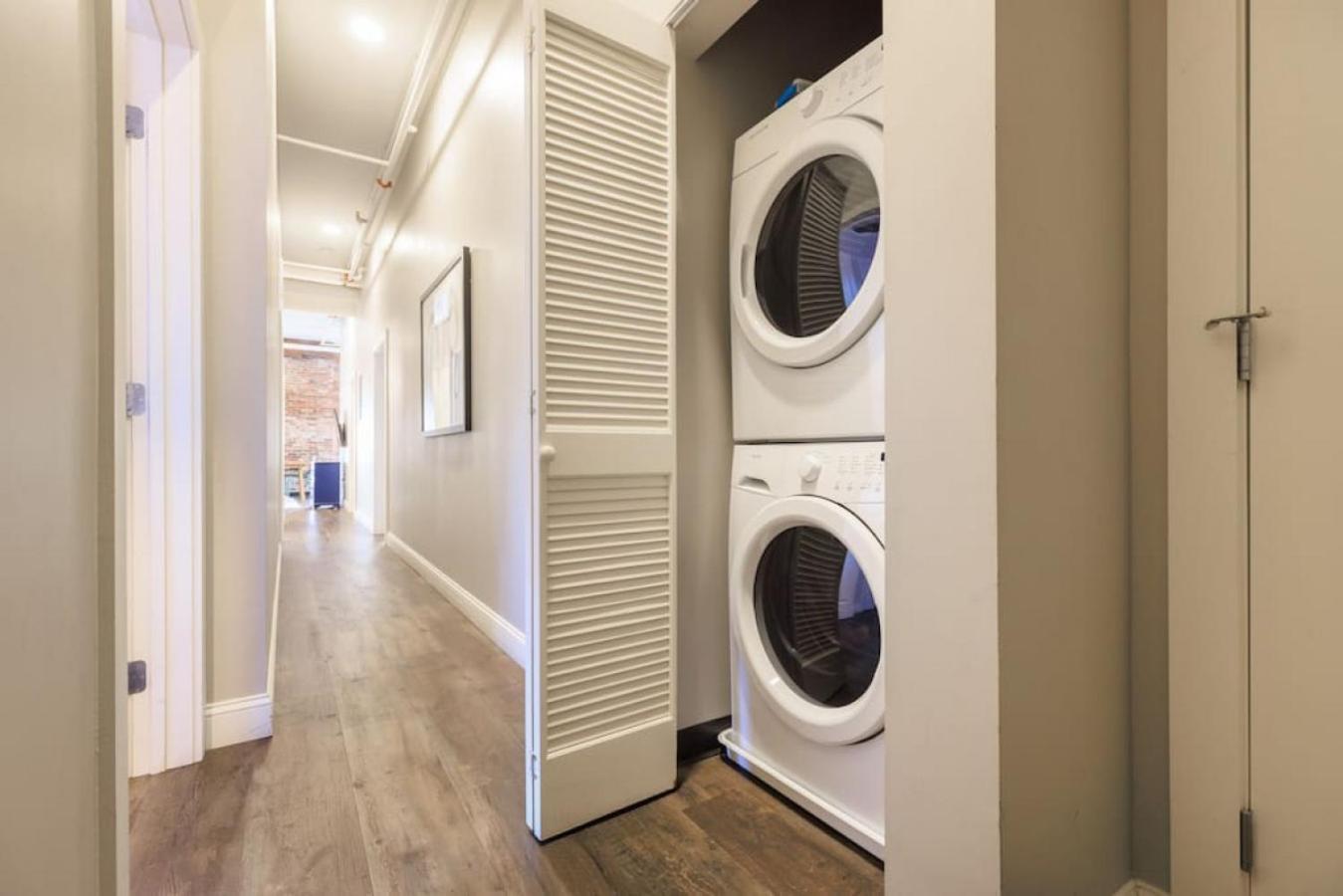 Apartment Designer Lux 4 Bed Loft Steps To The State House