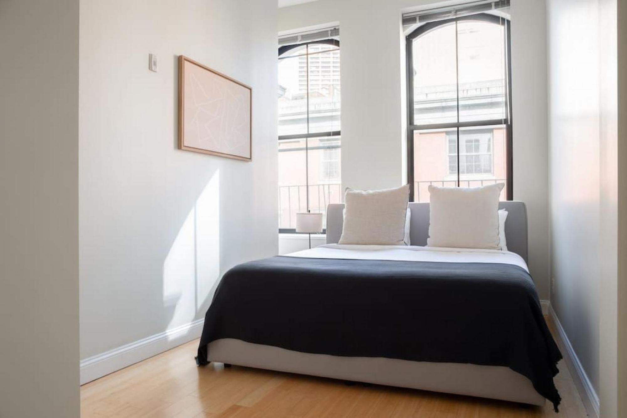 Beautiful 4br 2br Downtown Xing High Ceilings *