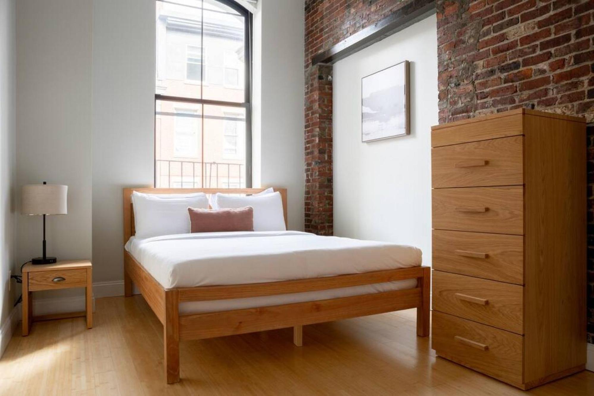 Apartment Beautiful 4br 2br Downtown Xing High Ceilings