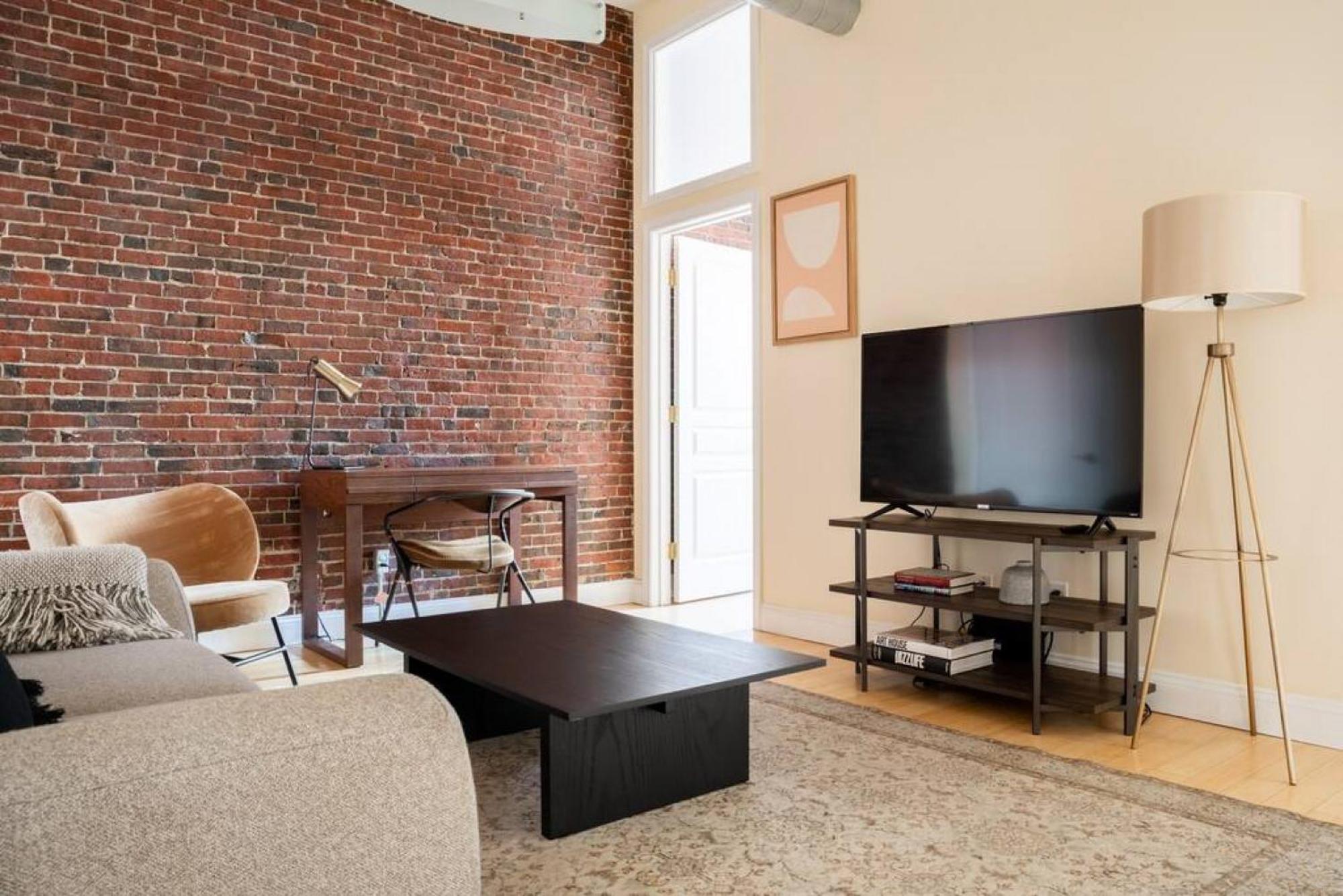 Apartment Beautiful 4br 2br Downtown Xing High Ceilings Boston