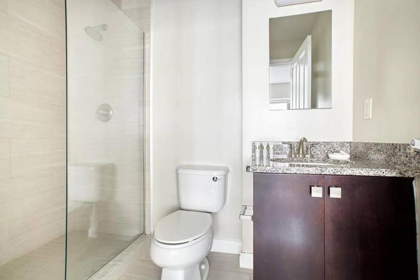 Apartment 2br 2ba Fidi Keyless Entry Walk Anywhere *