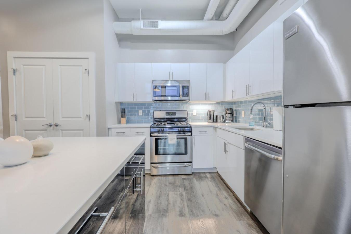 Pet Friendly Downtown Elevator Washer Dryer * Boston
