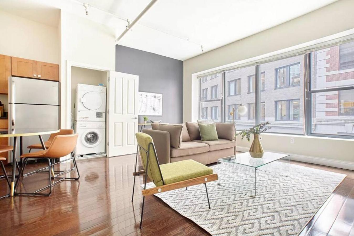 2br 2ba Fidi Keyless Entry Walk Anywhere *