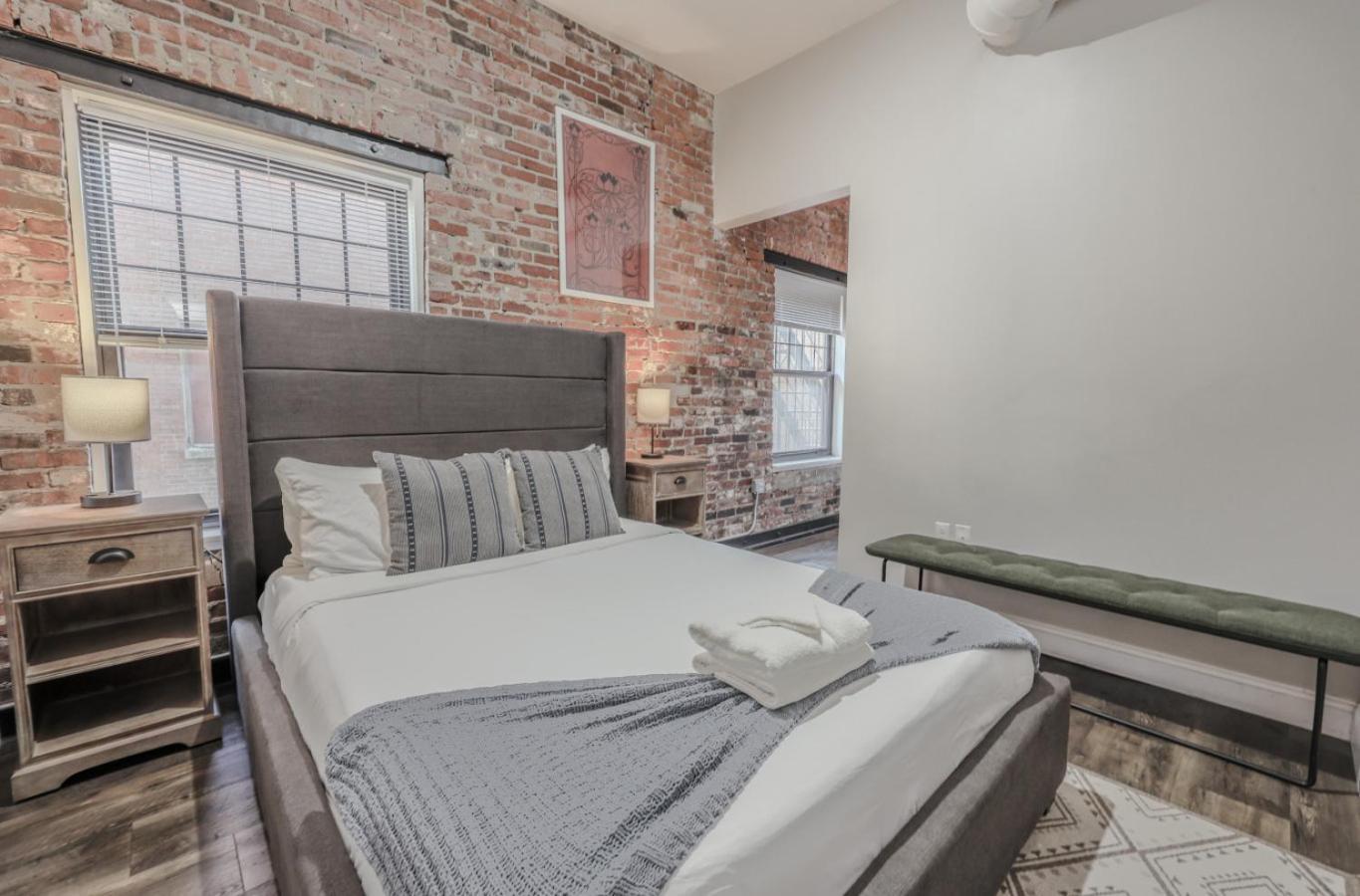 Lavishly Designed With Office Close To T * Boston