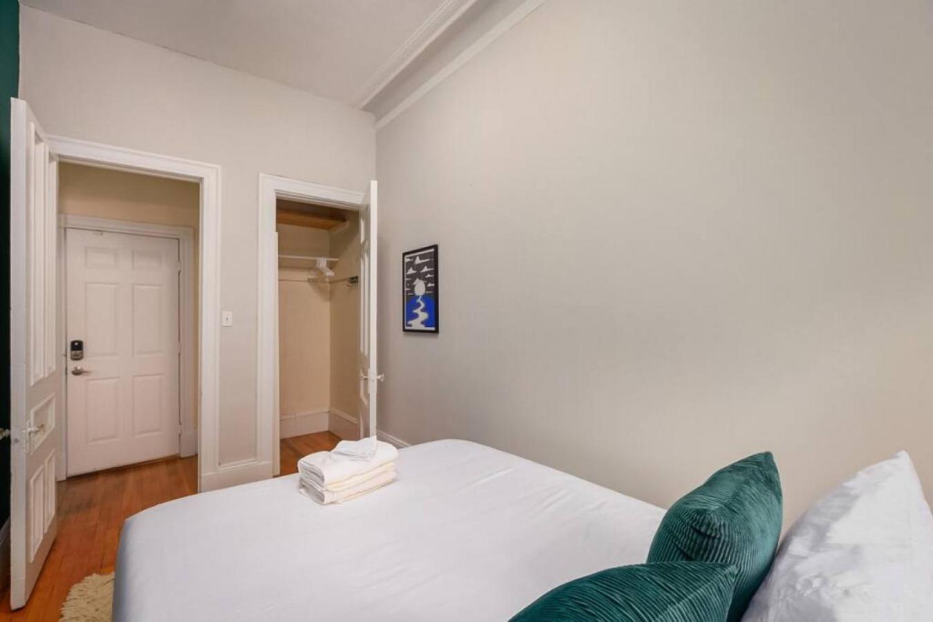 Beautiful Newbury St 1 Bedroom Unit Boston