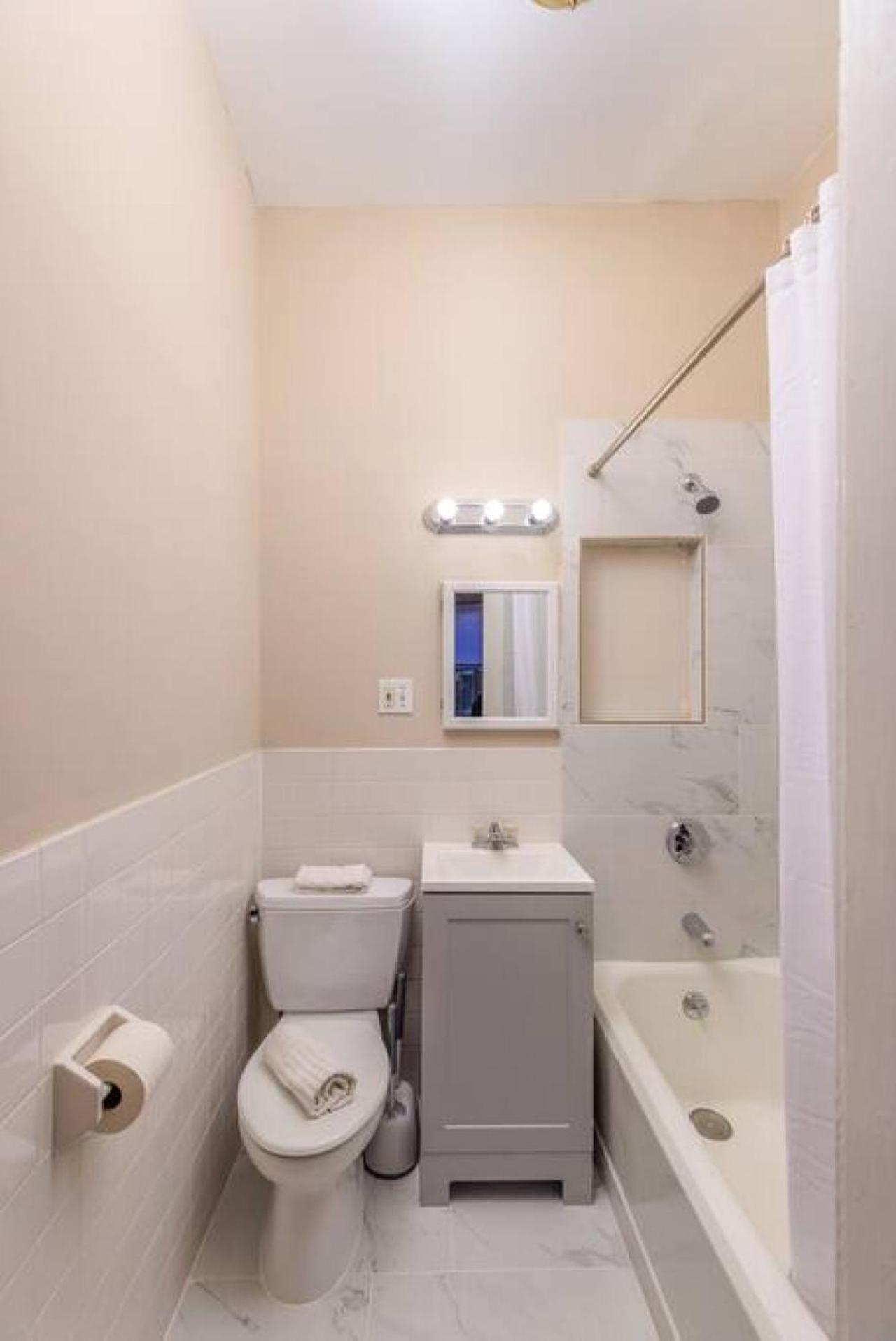 Apartment Centrally Located Back Bay 1 Bedroom *