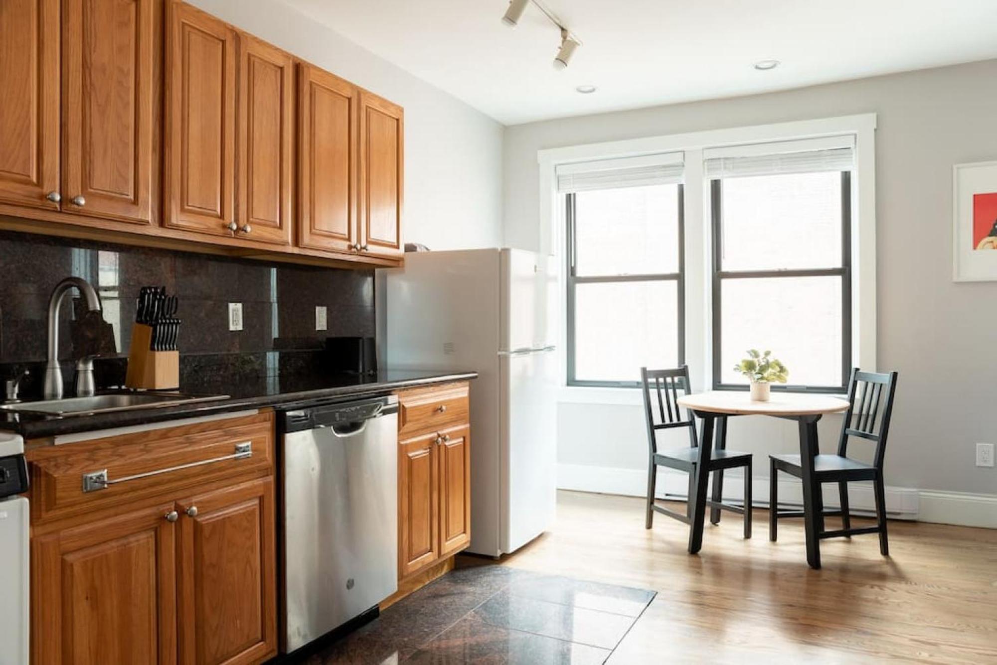Simple 1br Steps To Common And South End Boston