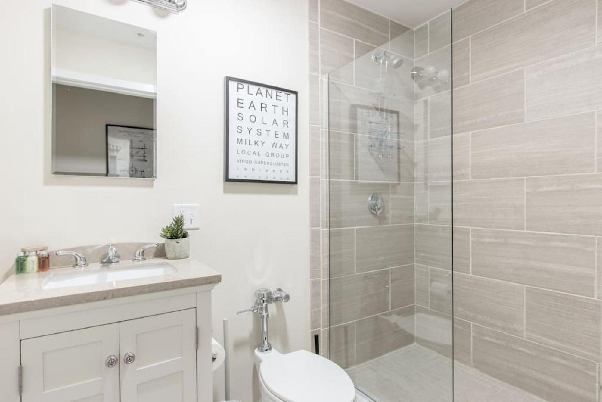 Downtown W Fast Wifi, Keyless Entry *