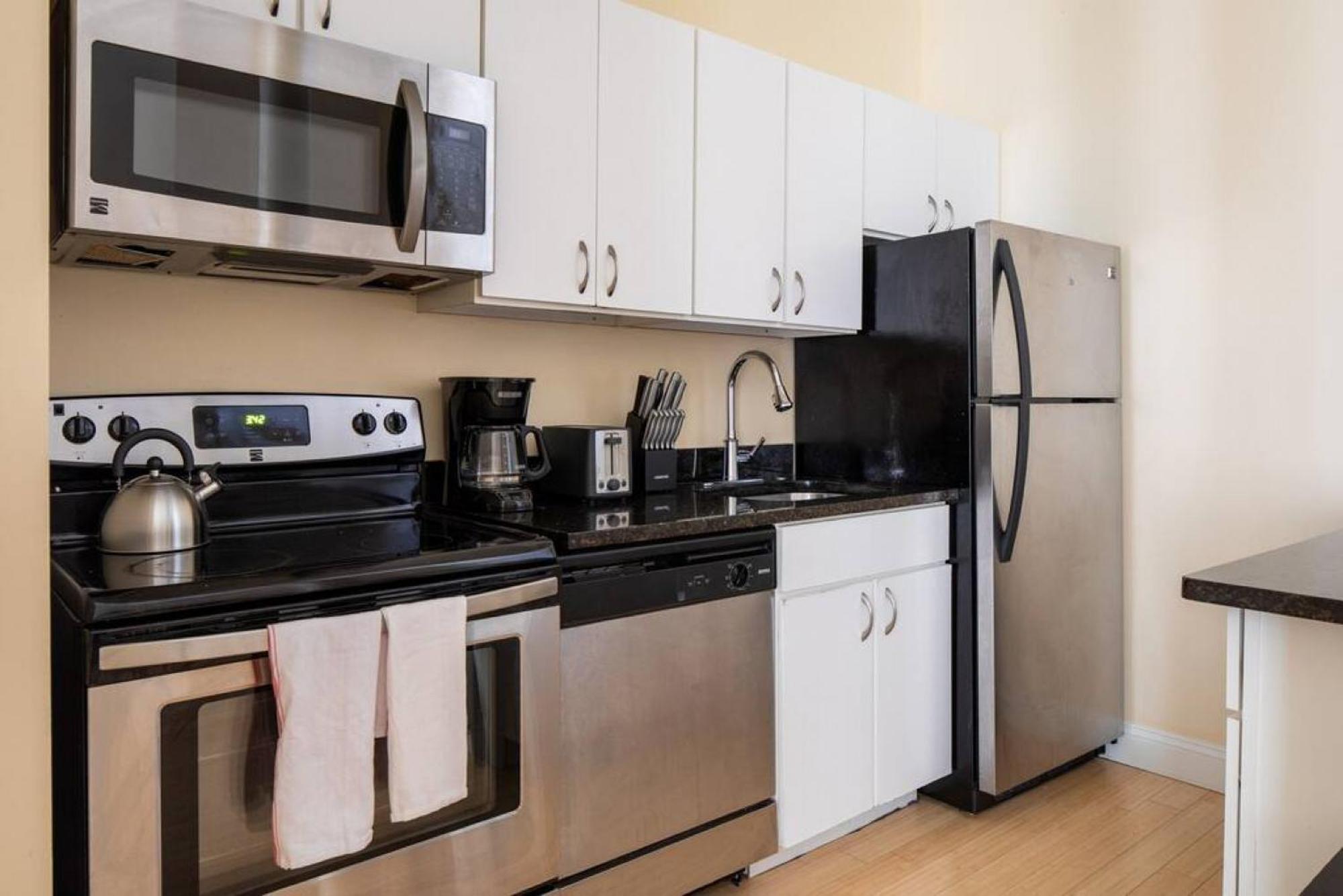 Downtown Xing Lots Of Light * Boston