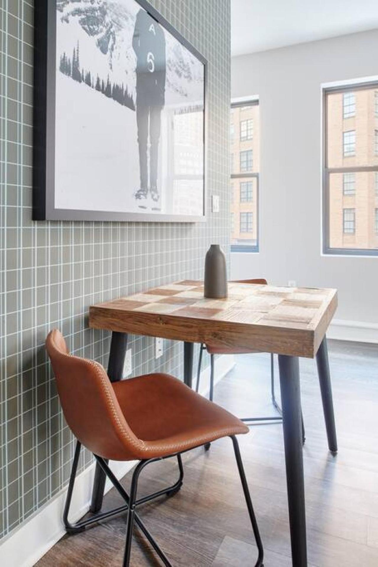 Bright Fidi 1 Bedroom Centrally Located Apartment *