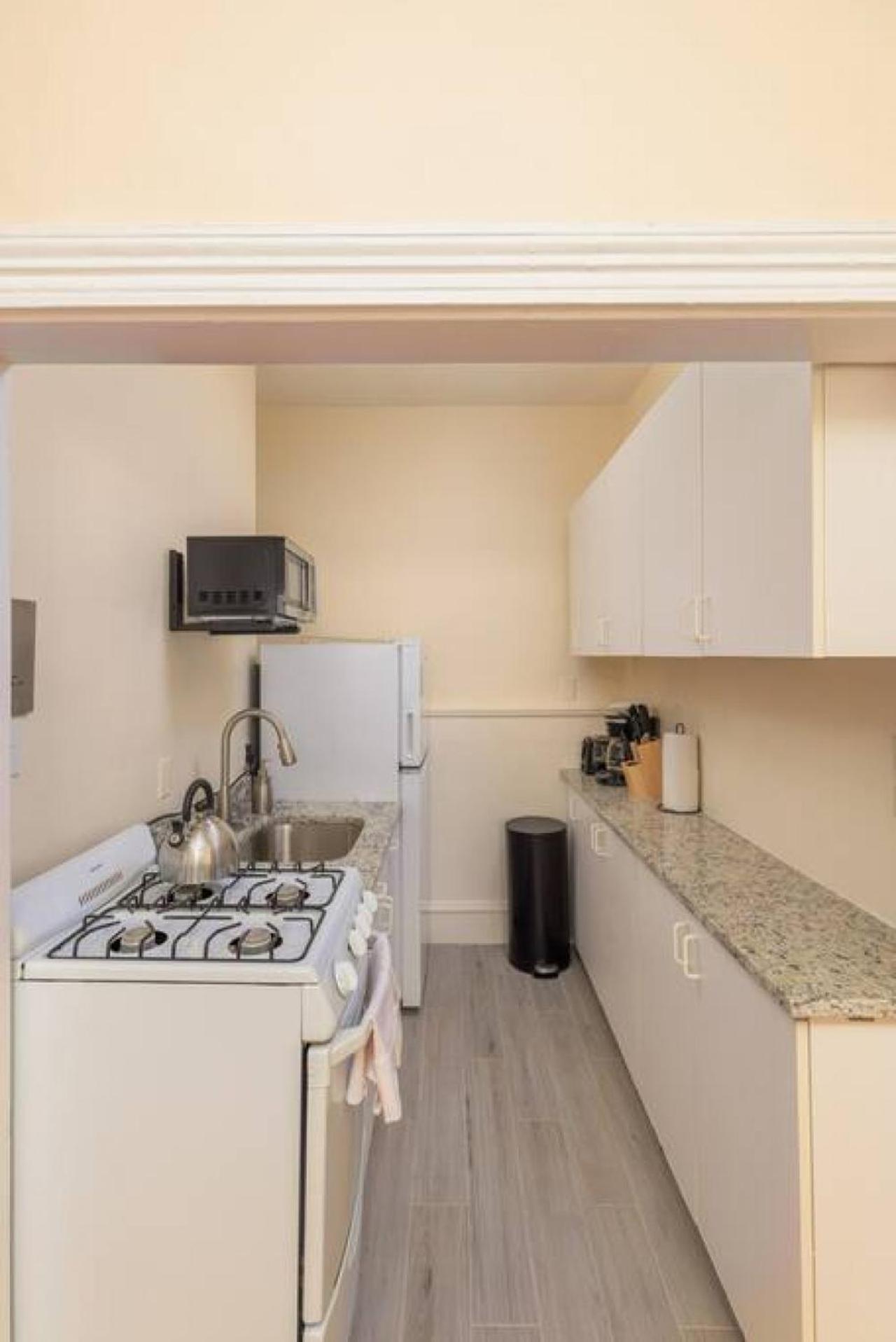 Stunning Back Bay 1bed 1bath Apartment *