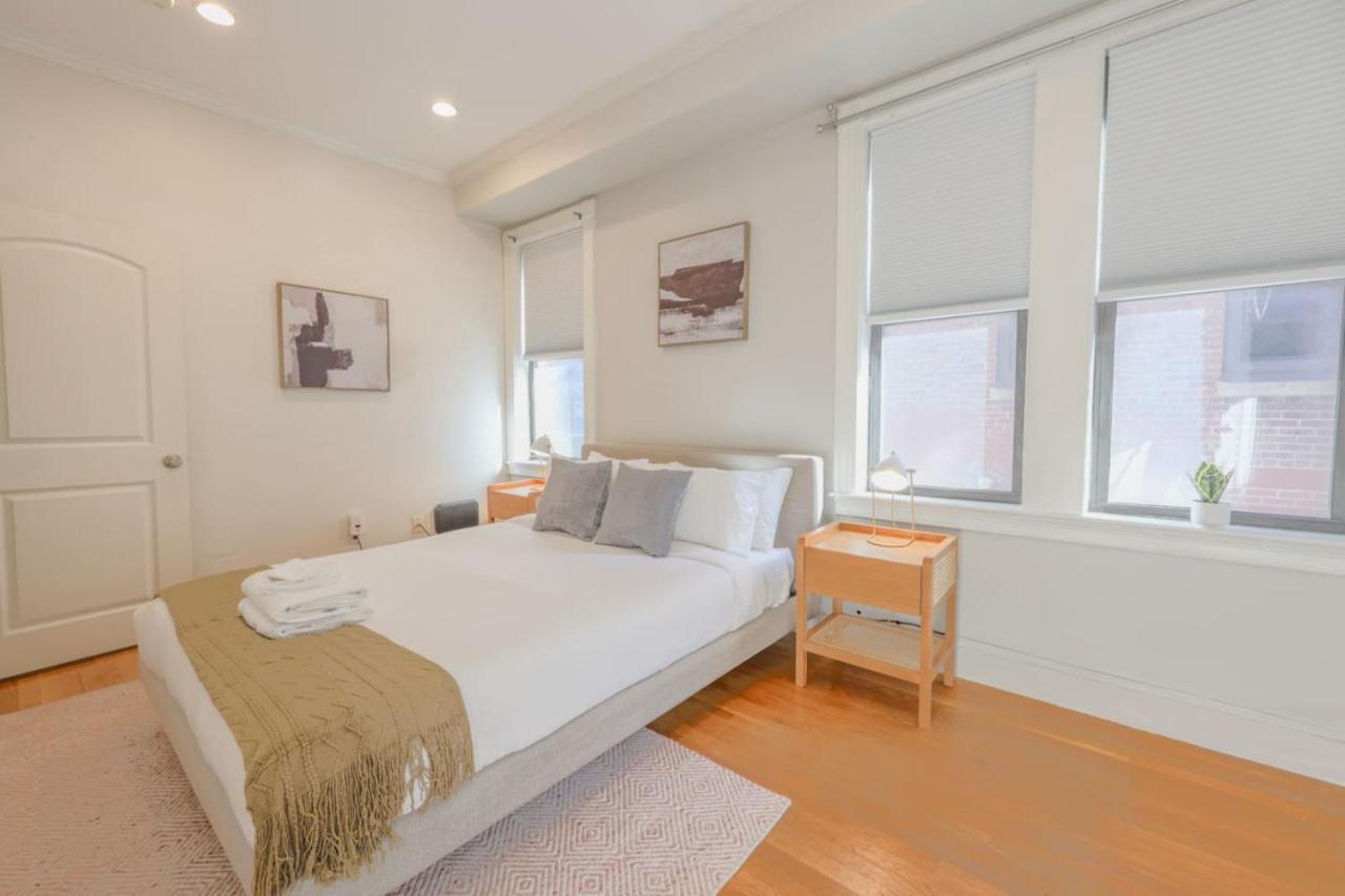 Simple 2 Bed 2 Bath Close To Fenway *