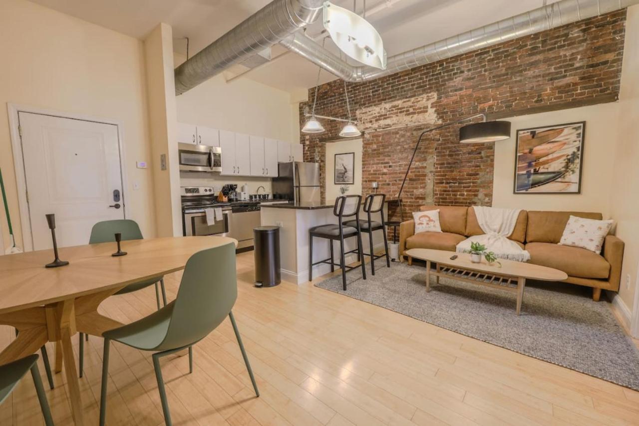 Apartment Simple Spacious Boston