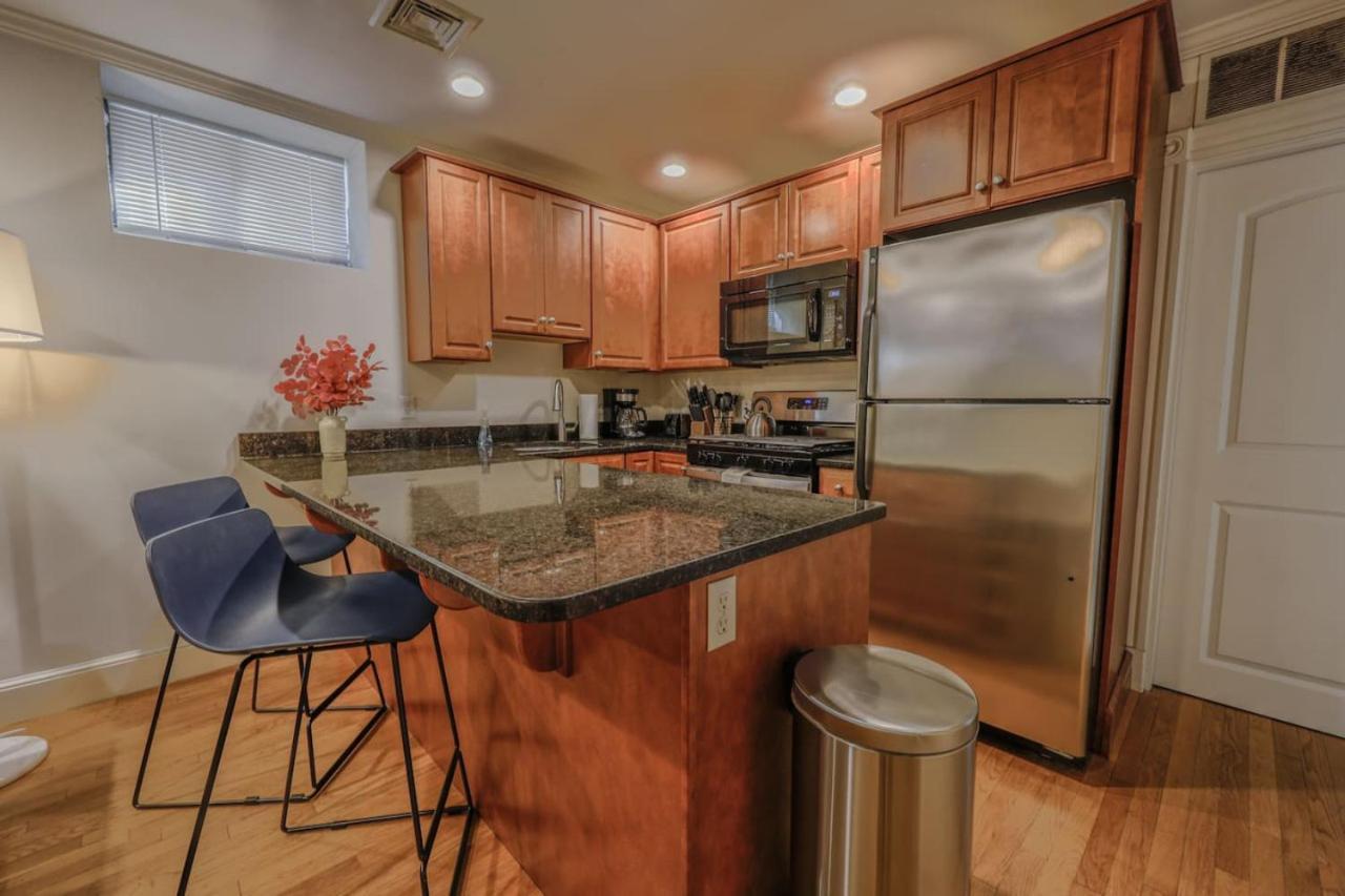 Simple 2 Bed 2 Bath Close To Fenway * Boston