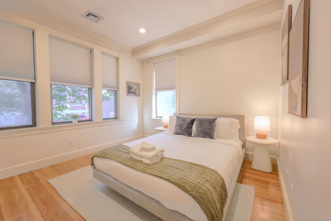 Simple 2 Bed 2 Bath Close To Fenway