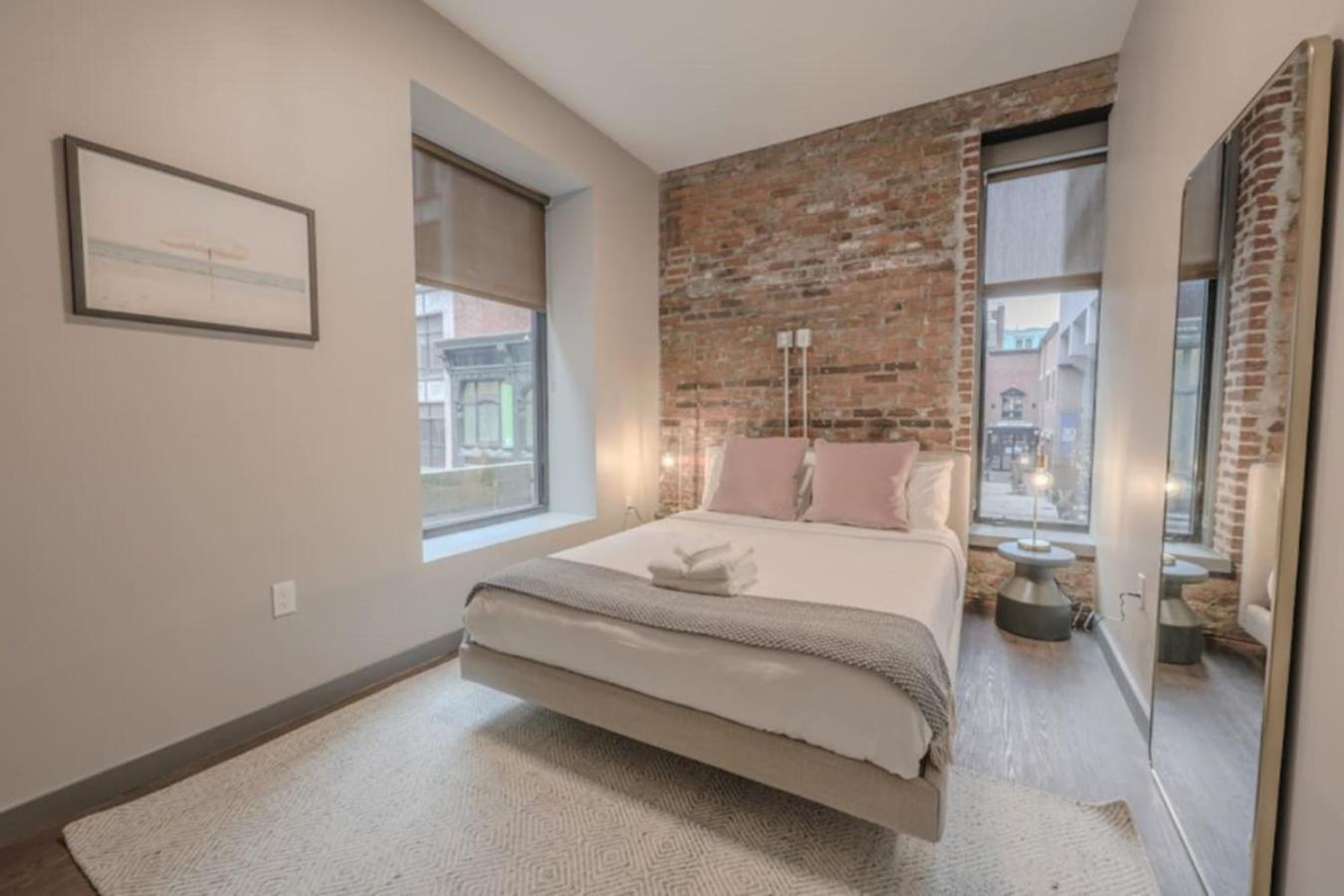 Luxury 2 Bedroom Apartment *