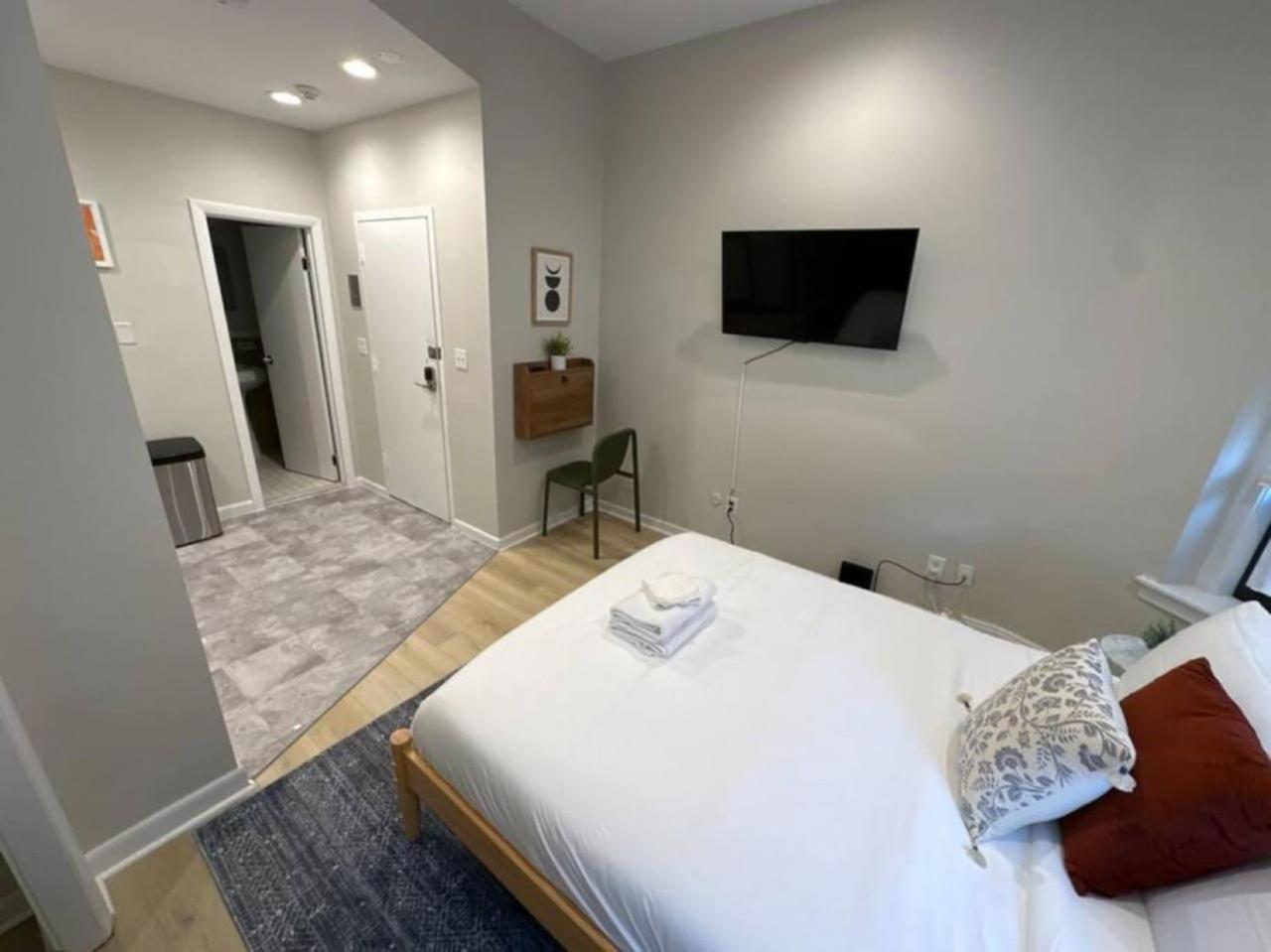 Chic Metro South End *