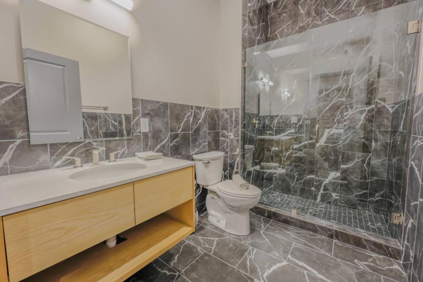 Apartment Luxurious Downtown 1 Bedroom Boston