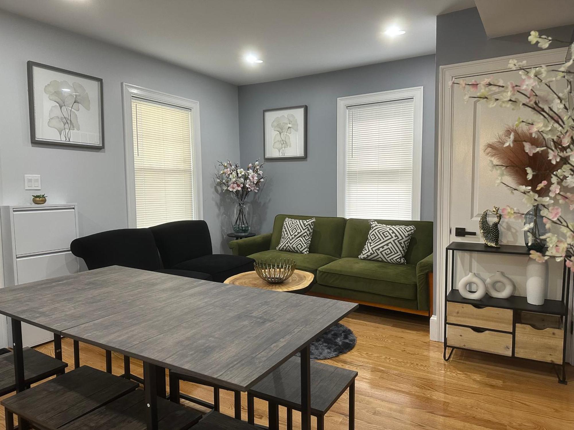 85b Brand New 3br, 2ba, Walk To Transit, Near Apartment *