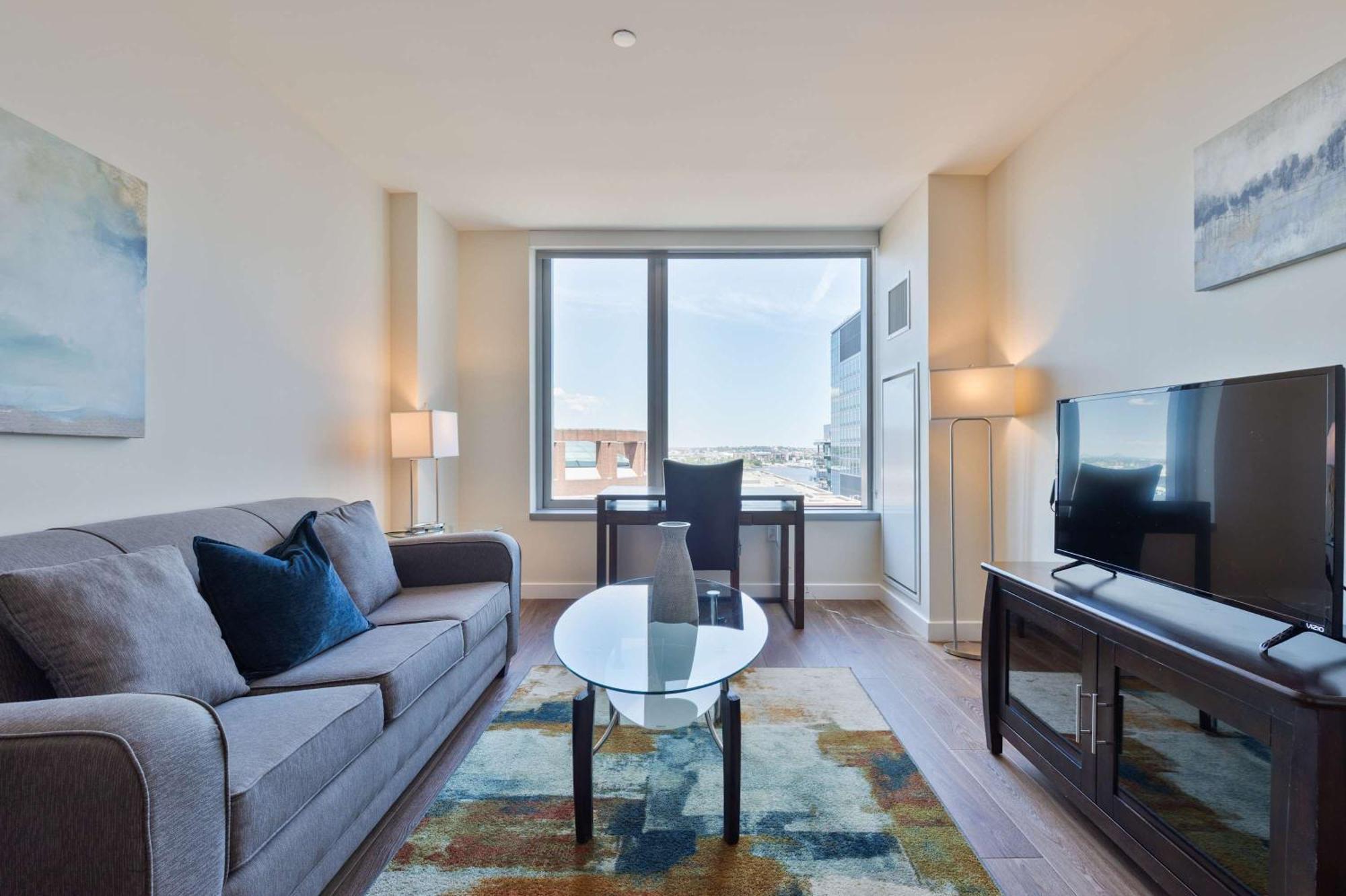 Luxury Seaport With Gym And Pool Apartment *