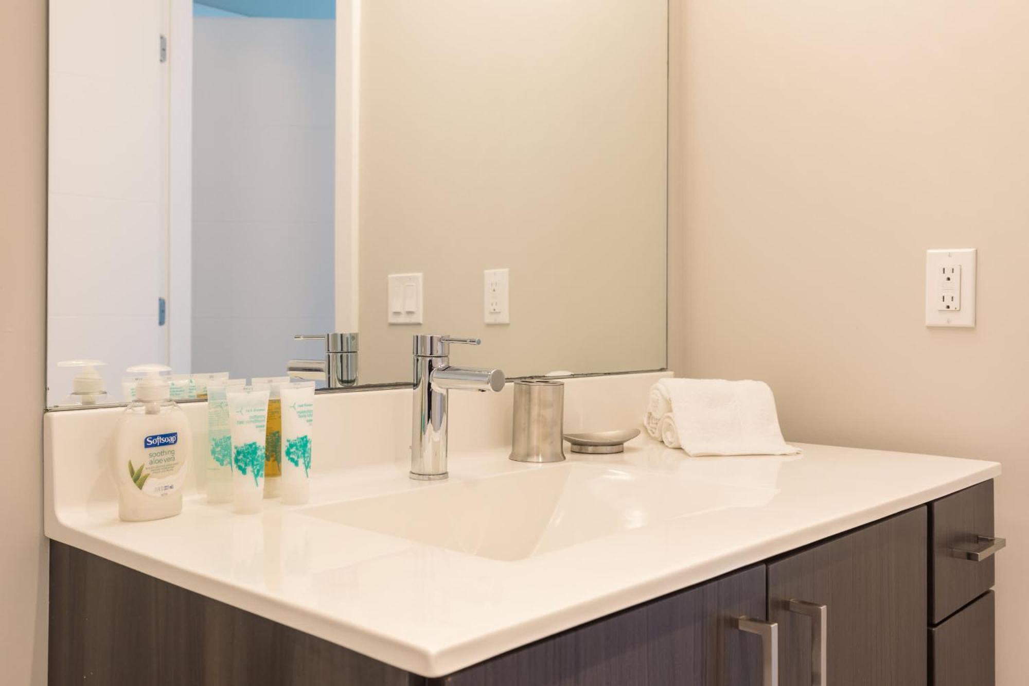 Apartment Private Downtown Near Harbor