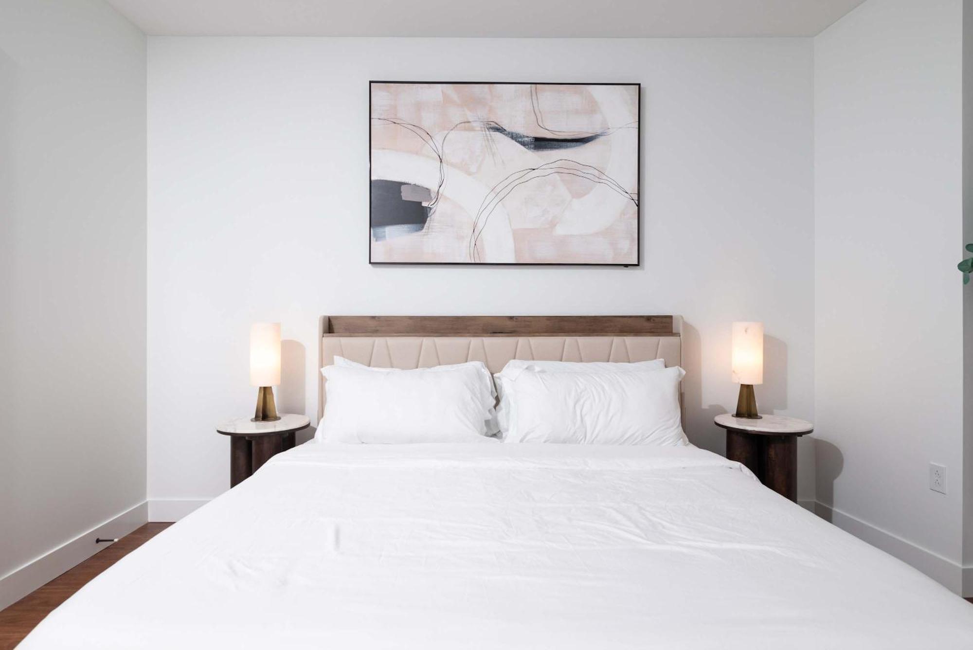 Apartment Back-bay Upscale Rooftop & Parking