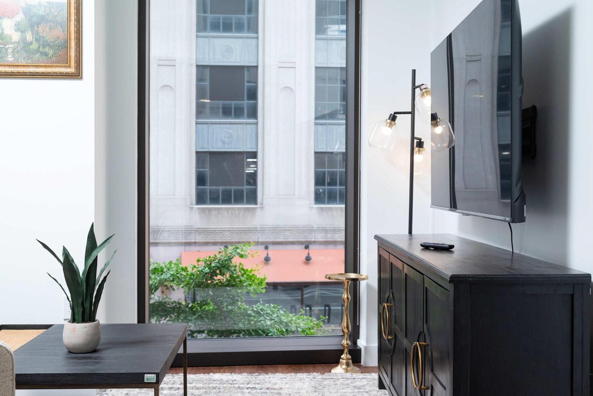 Back-bay Upscale Rooftop & Parking *