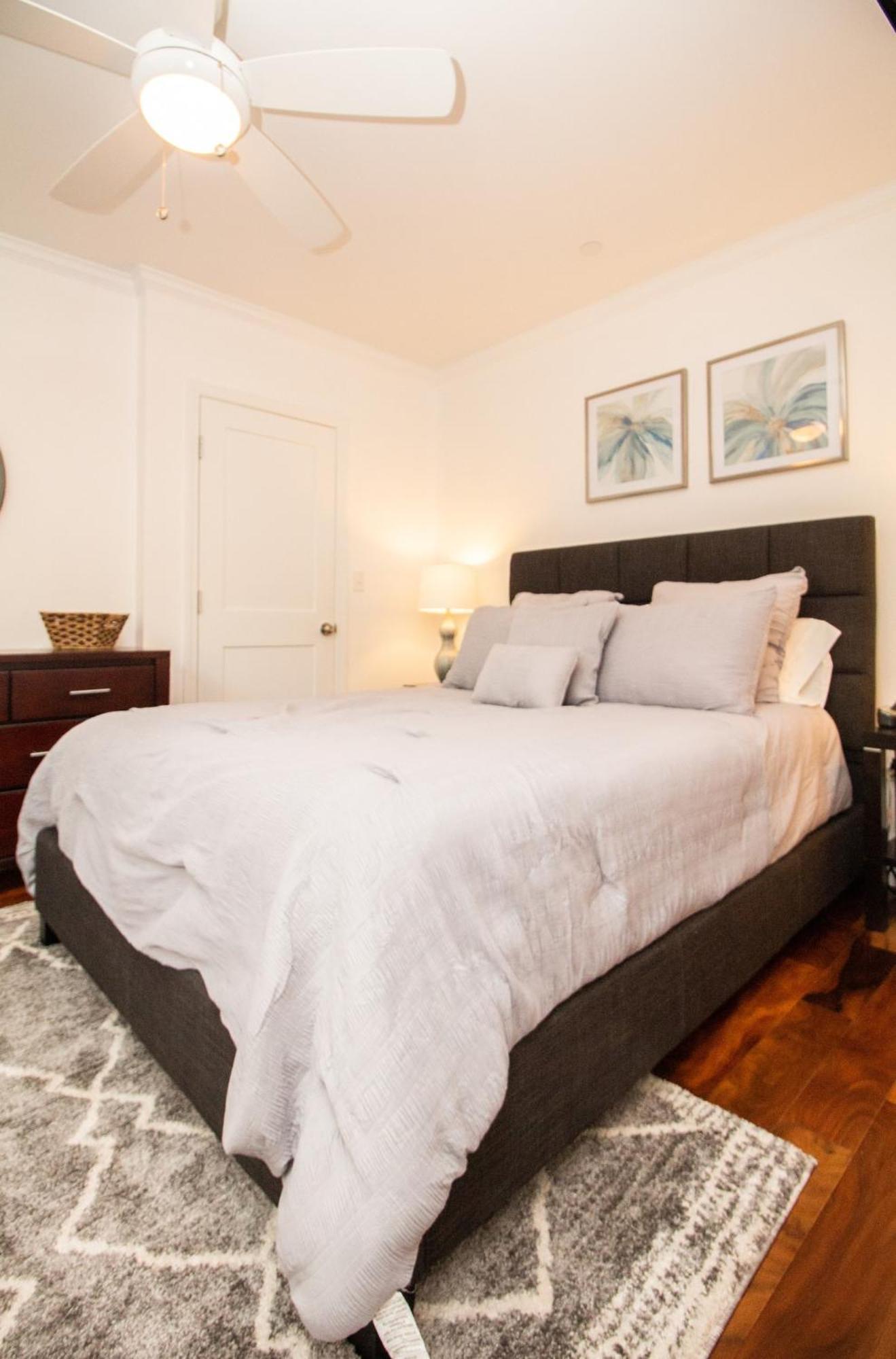 Apartment Stylish 2br W Full Kitchen, Laundry & Cen Air