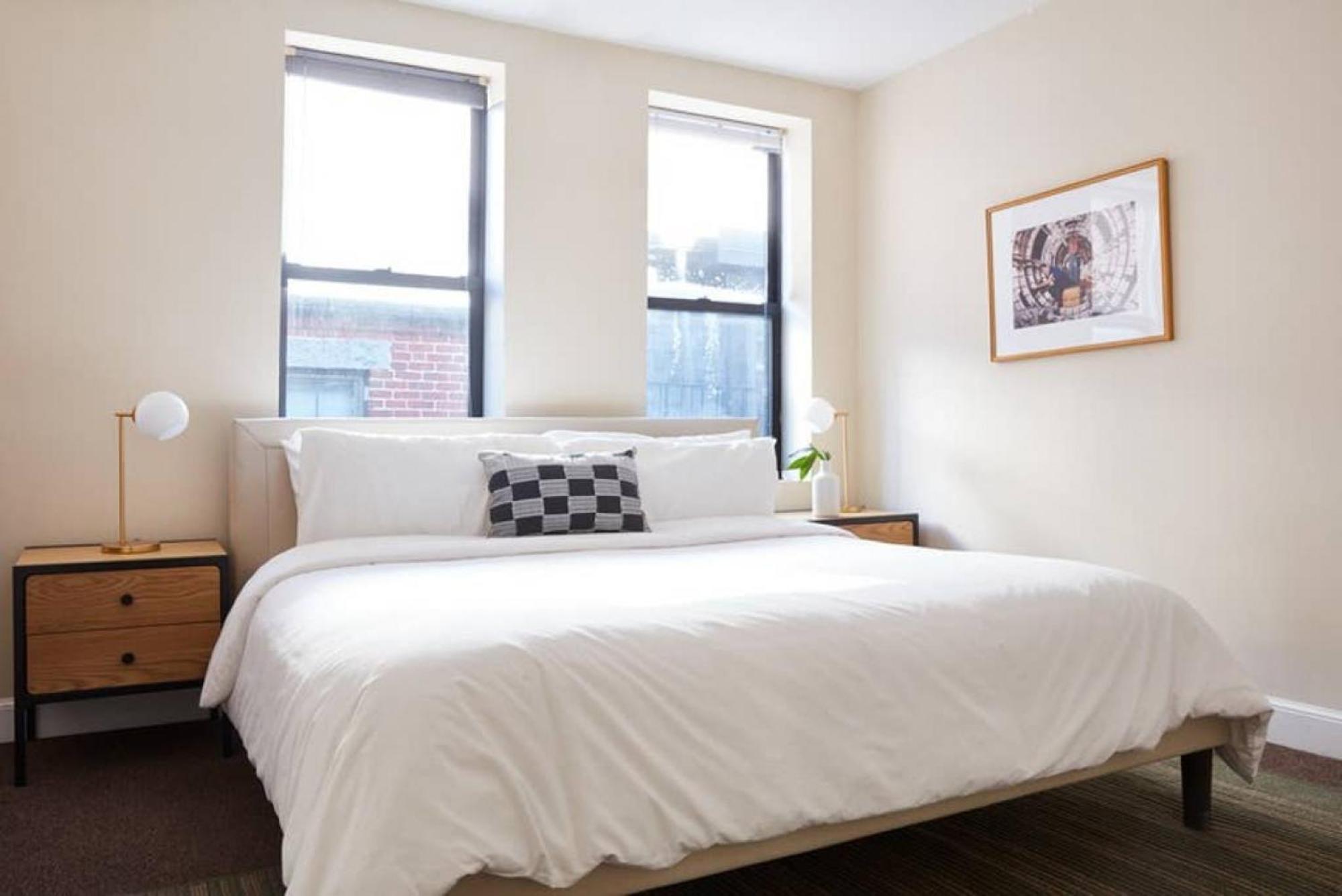 Apartment Delightful North End 2br 2ba Laundry *