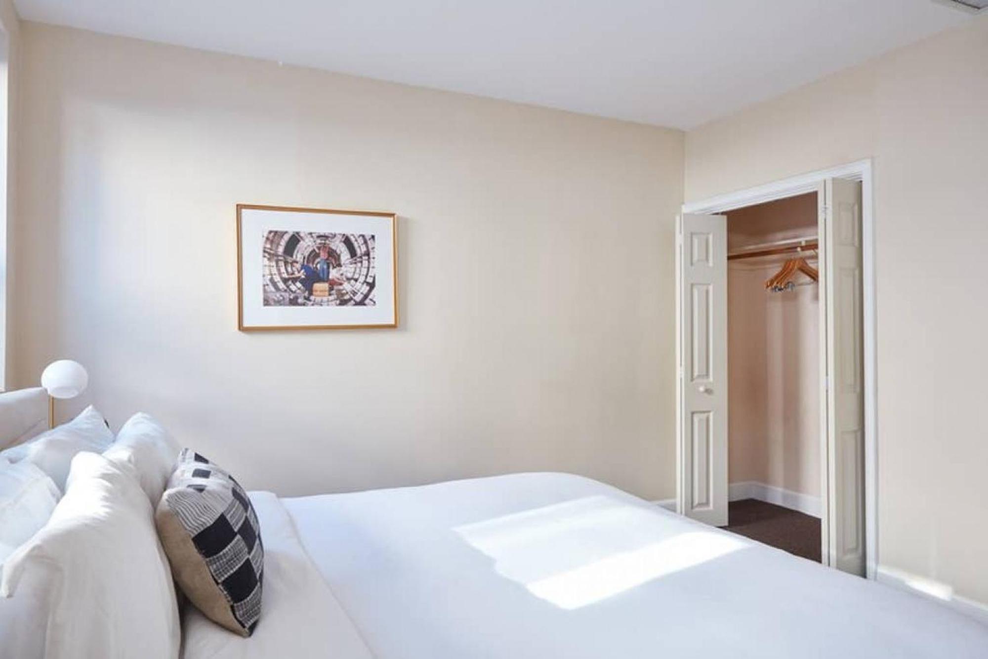 Delightful North End 2br 2ba Laundry Apartment *